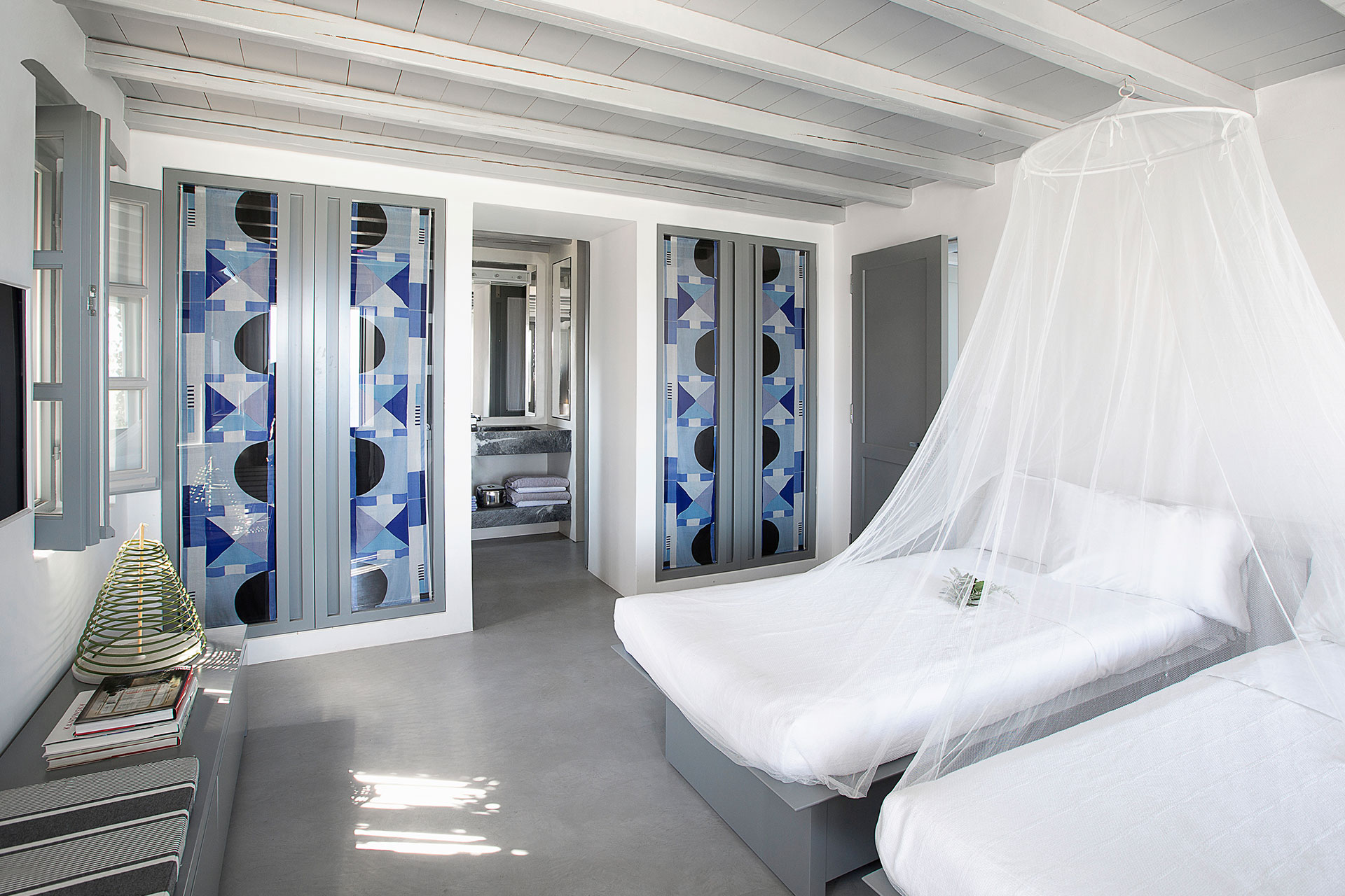 serifos-beach-front-villa_villa_cyclades-greece_interior-bed-room-design.jpg