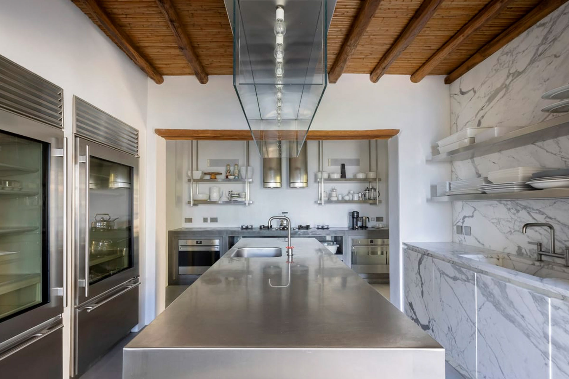 serifos-beach-front-villa_villa_cyclades-greece_interior-kitchen-space.jpg