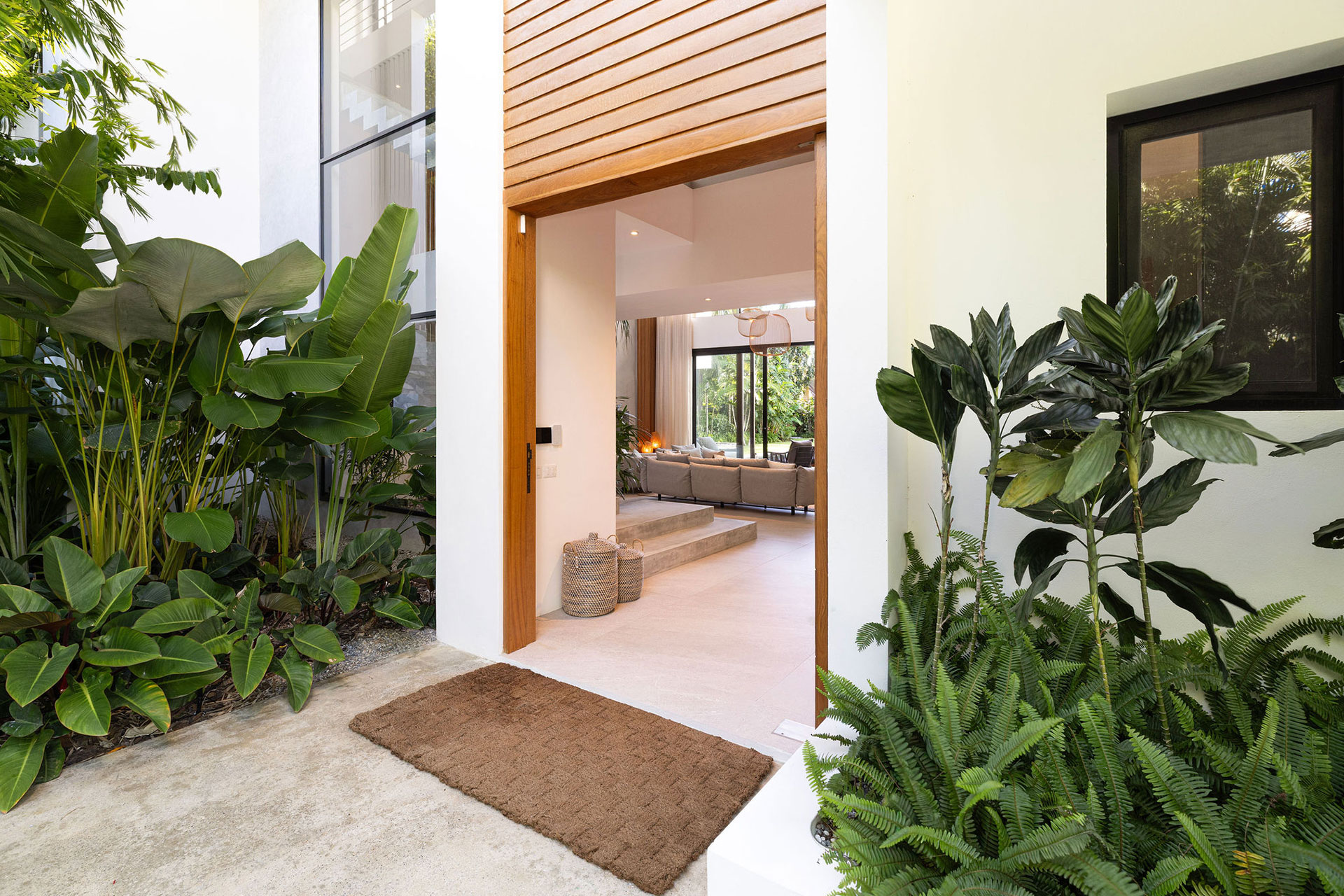 la-felicita_villa_semana-dominican-republic_exterior-entrance-door.jpg