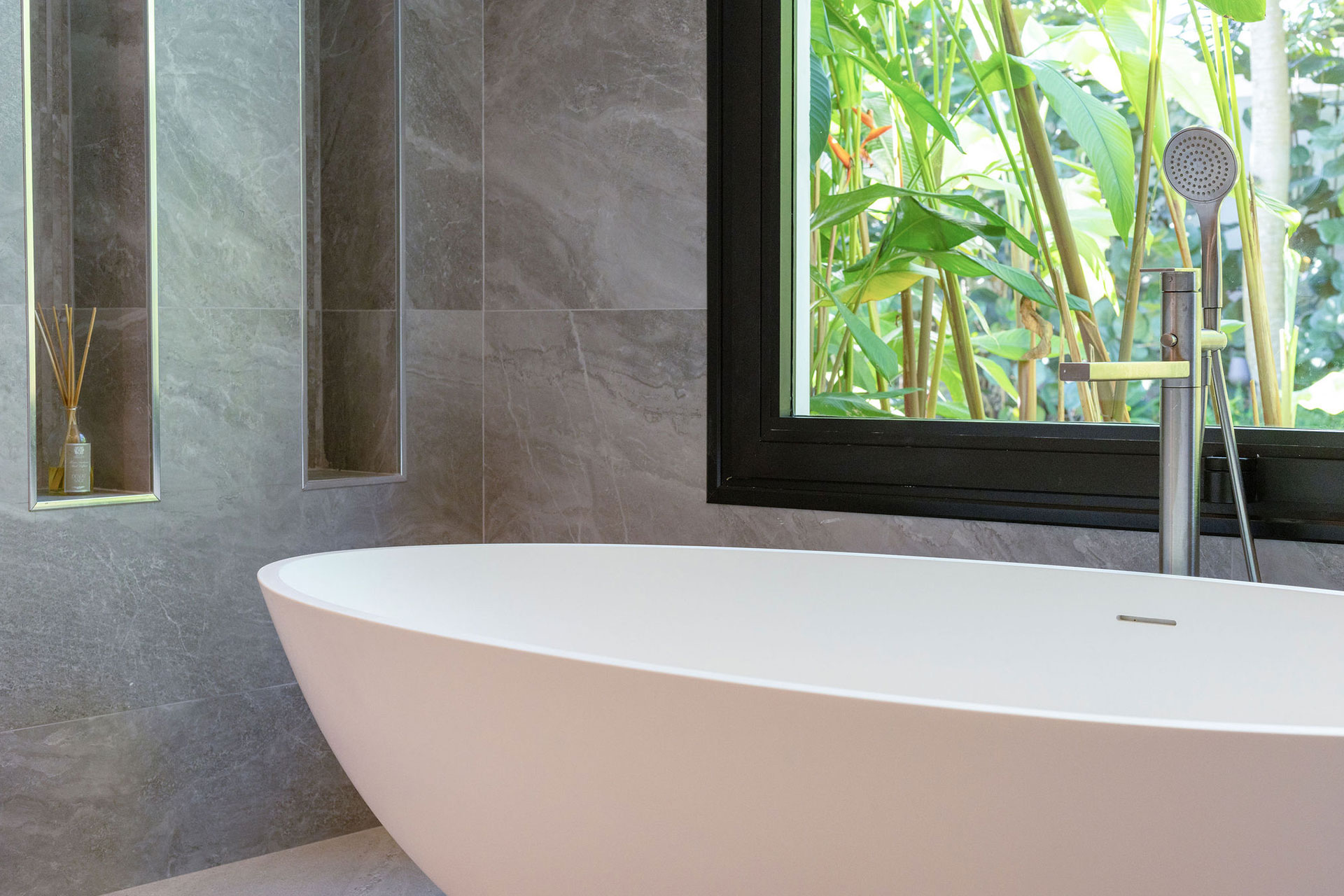 la-felicita_villa_semana-dominican-republic_interior-bath-tub-detail.jpg