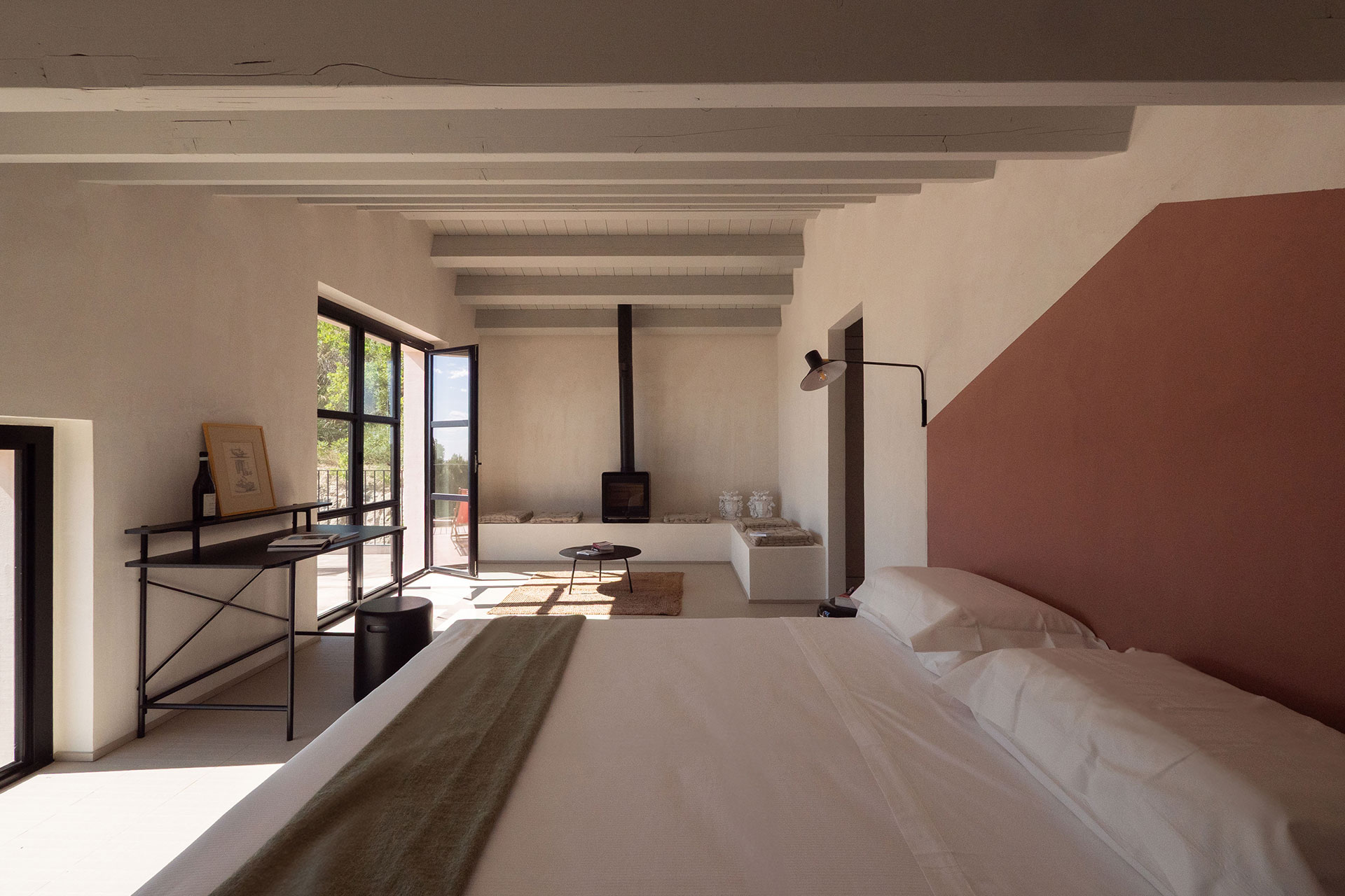 chaza-occhipinti-casa-grande_house_sicily-italy_interior-bedroom-space.jpg