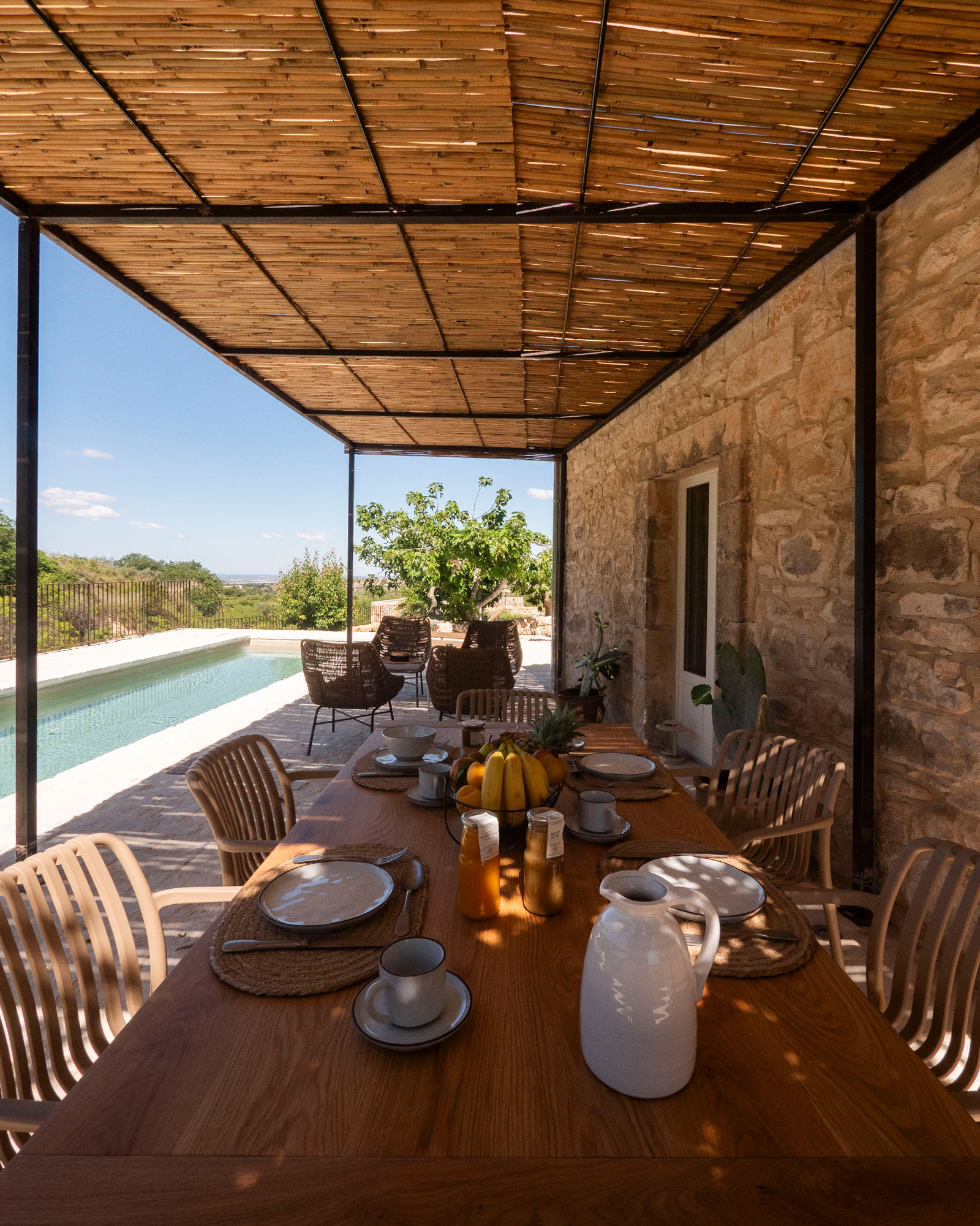 chaza-occhipinti-casa-di-pietra_house_sicily-italy_exterior-terrace-table.jpg