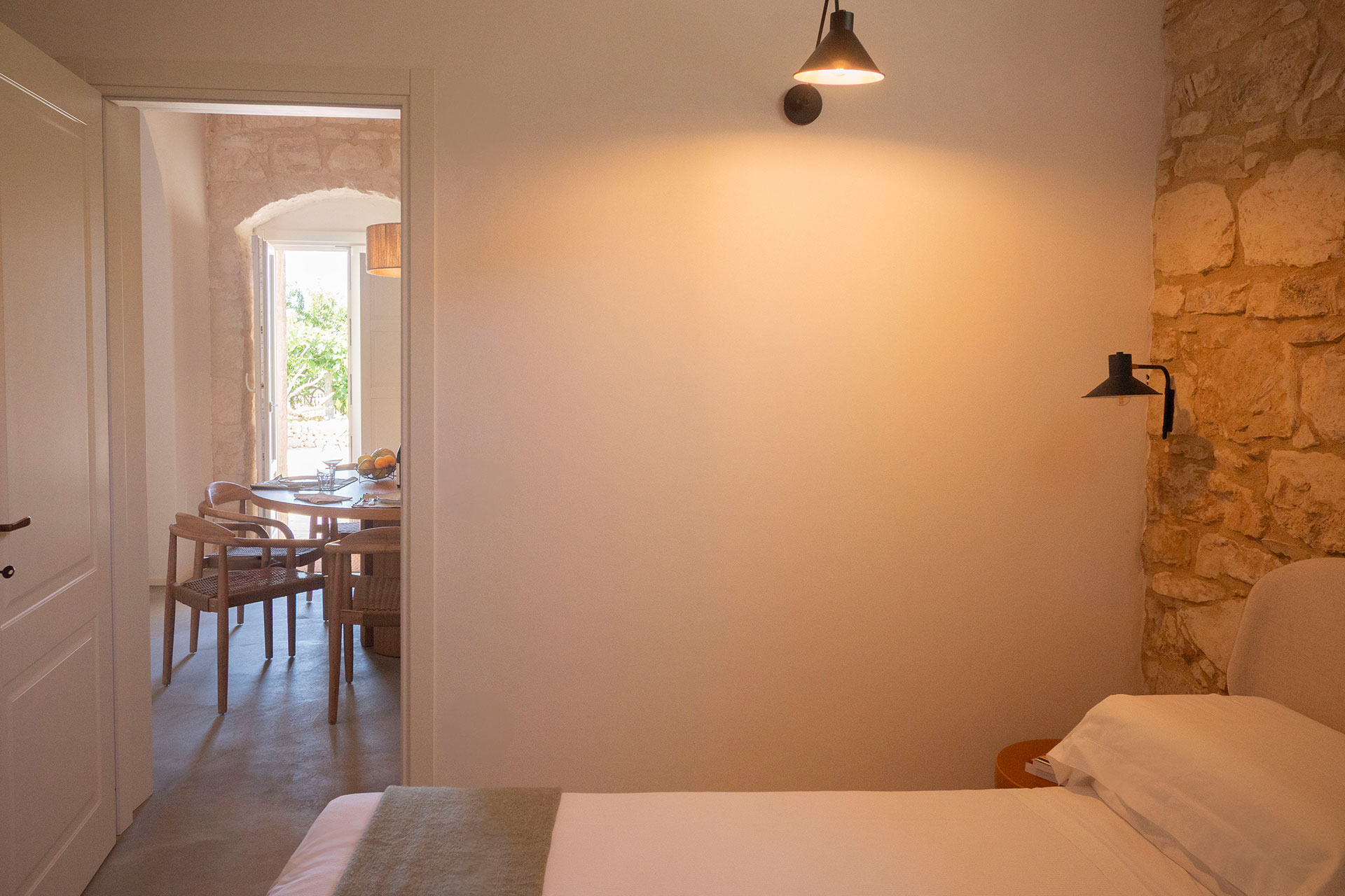 chaza-occhipinti-casa-di-pietra_house_sicily-italy_interior-bedroom.jpg
