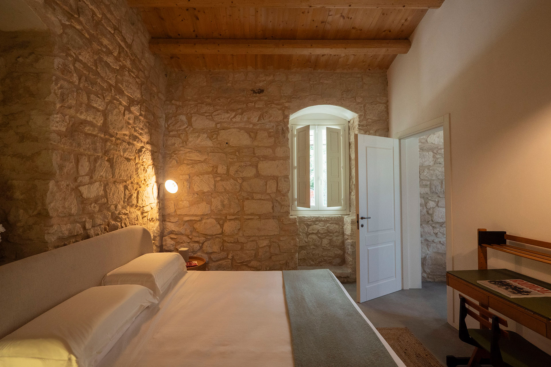 chaza-occhipinti-casa-di-pietra_house_sicily-italy_interior-bedroom-design.jpg