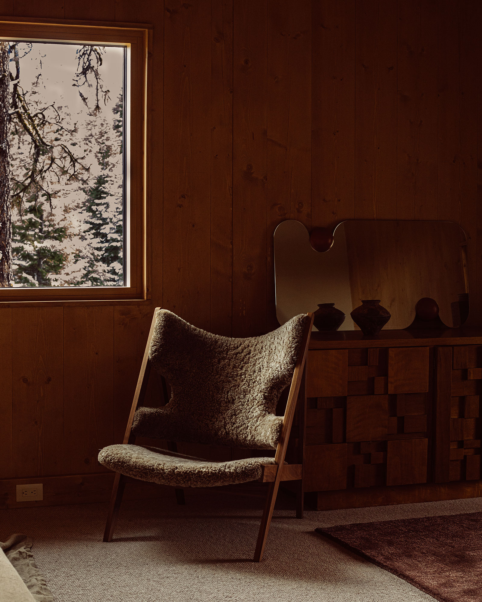 the-overlook_cabin_mccall-idaho-usa_interior-chair.jpg