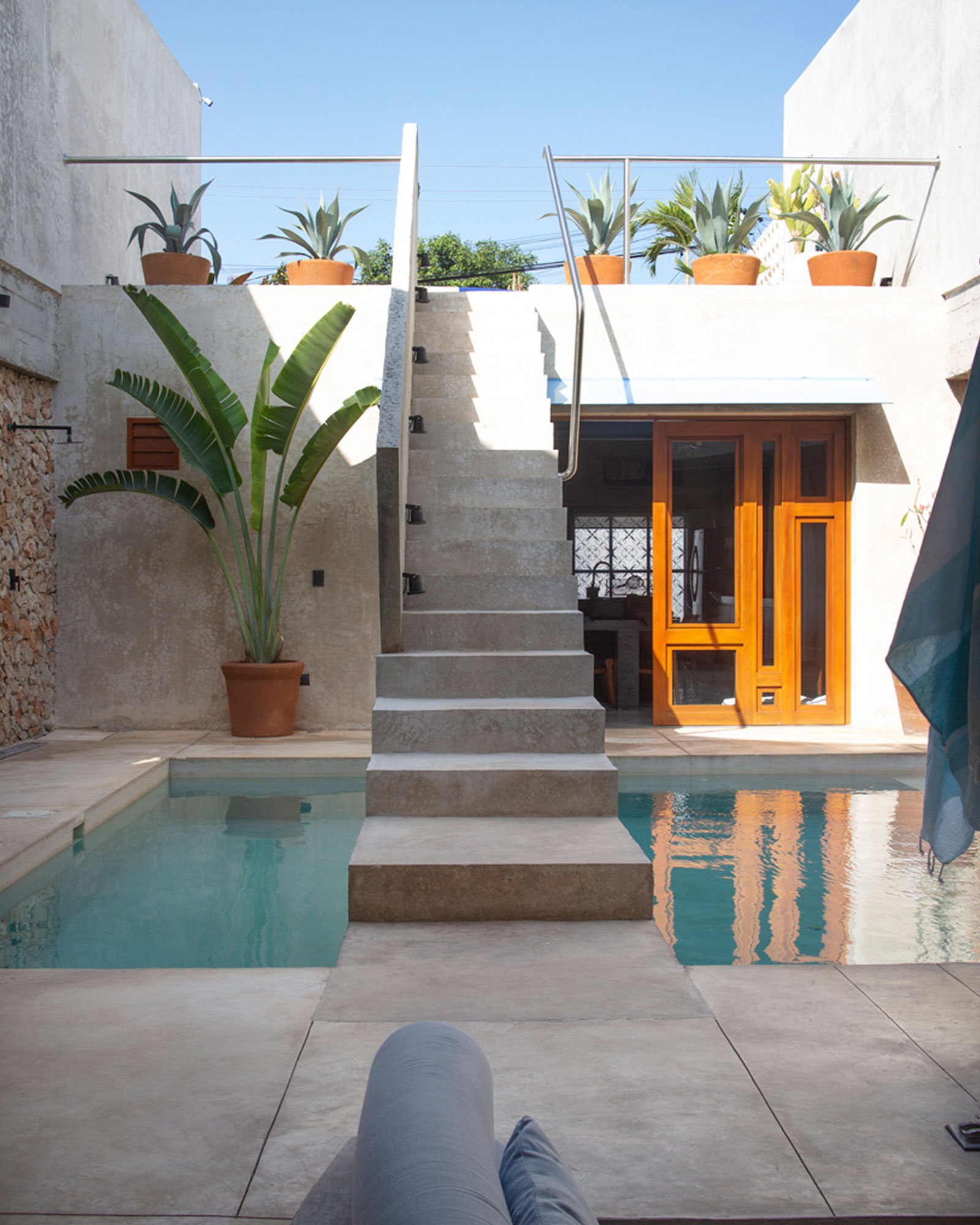 casa-soskil_house_merida-yucatan-mexico_exterior-stairs.jpg