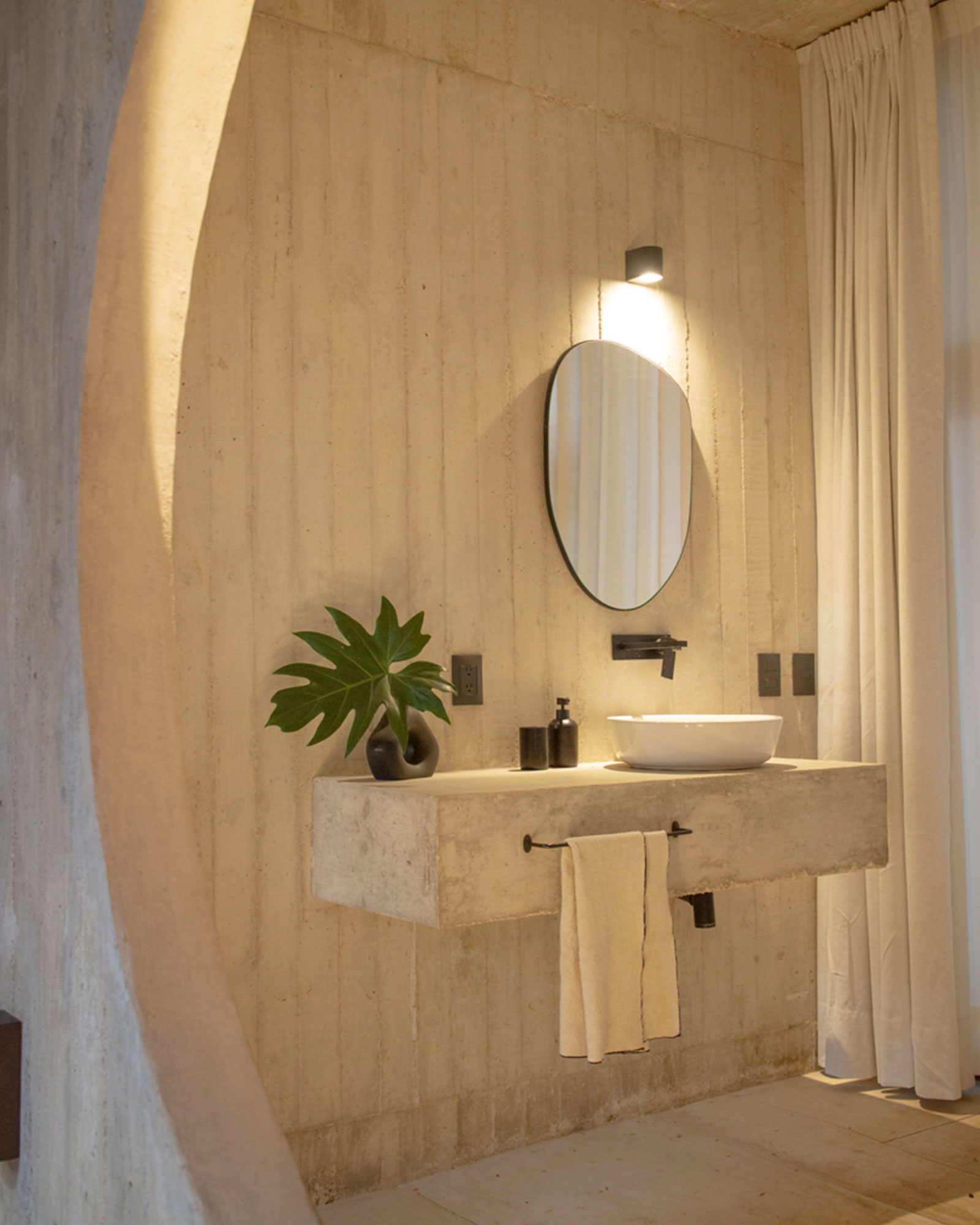 casa-soskil_house_merida-yucatan-mexico_interior-bath-room.jpg