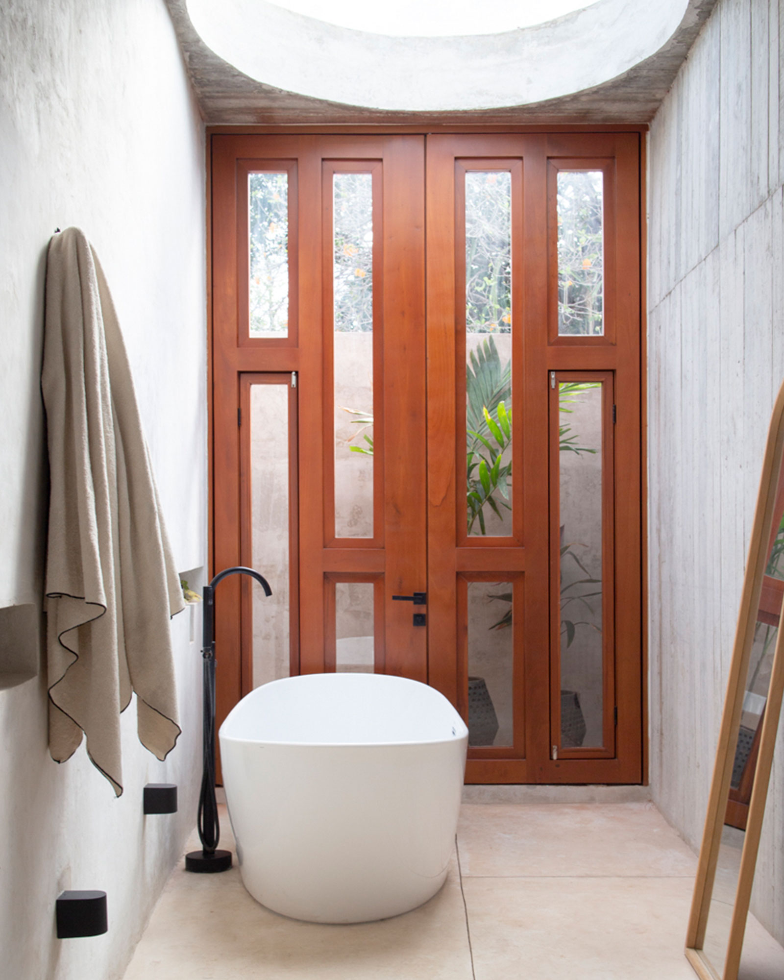 casa-soskil_house_merida-yucatan-mexico_interior-bathtub.jpg