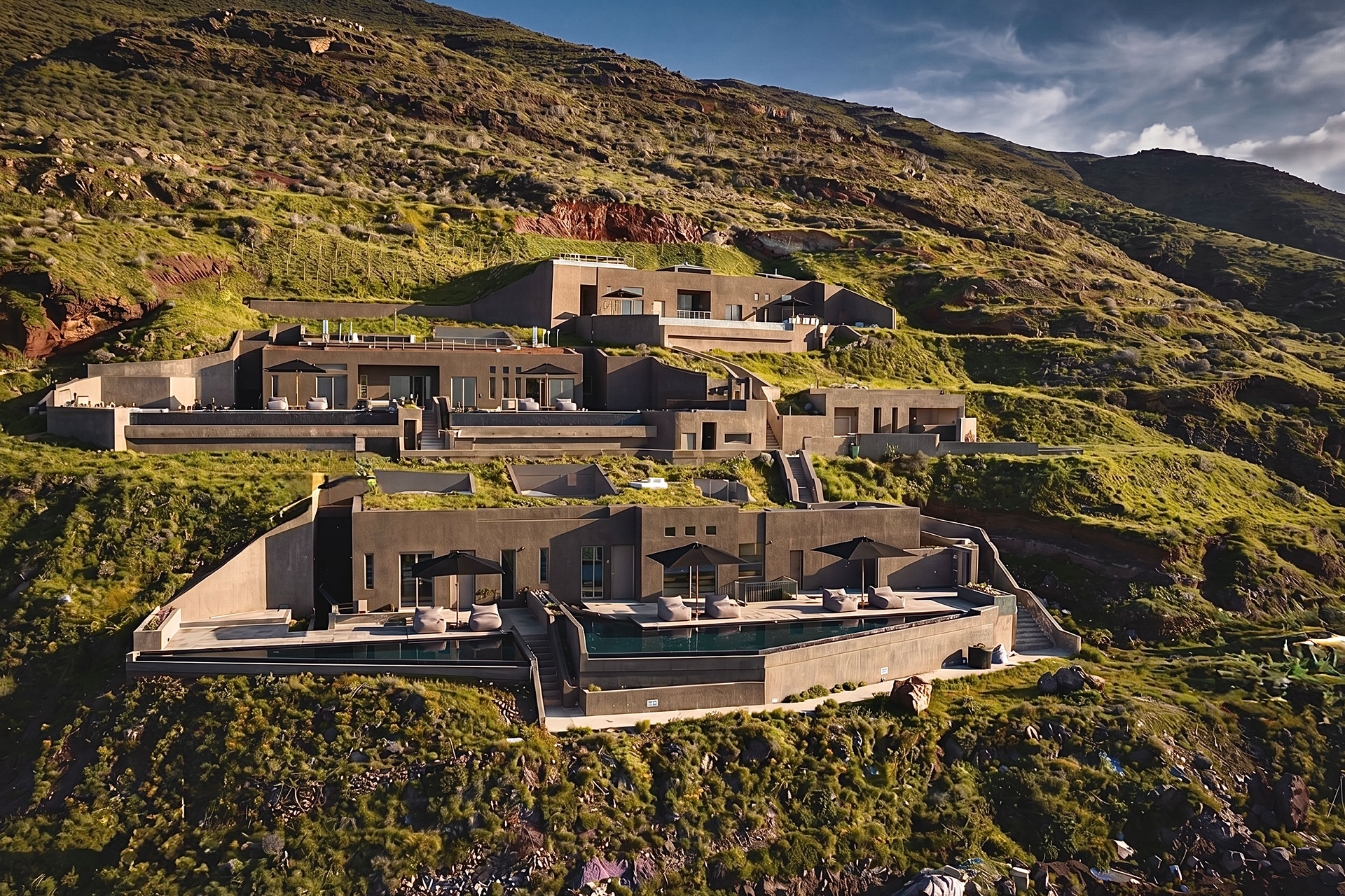 anzo-villas_villa_santorini-greece_exterior-facade.jpg