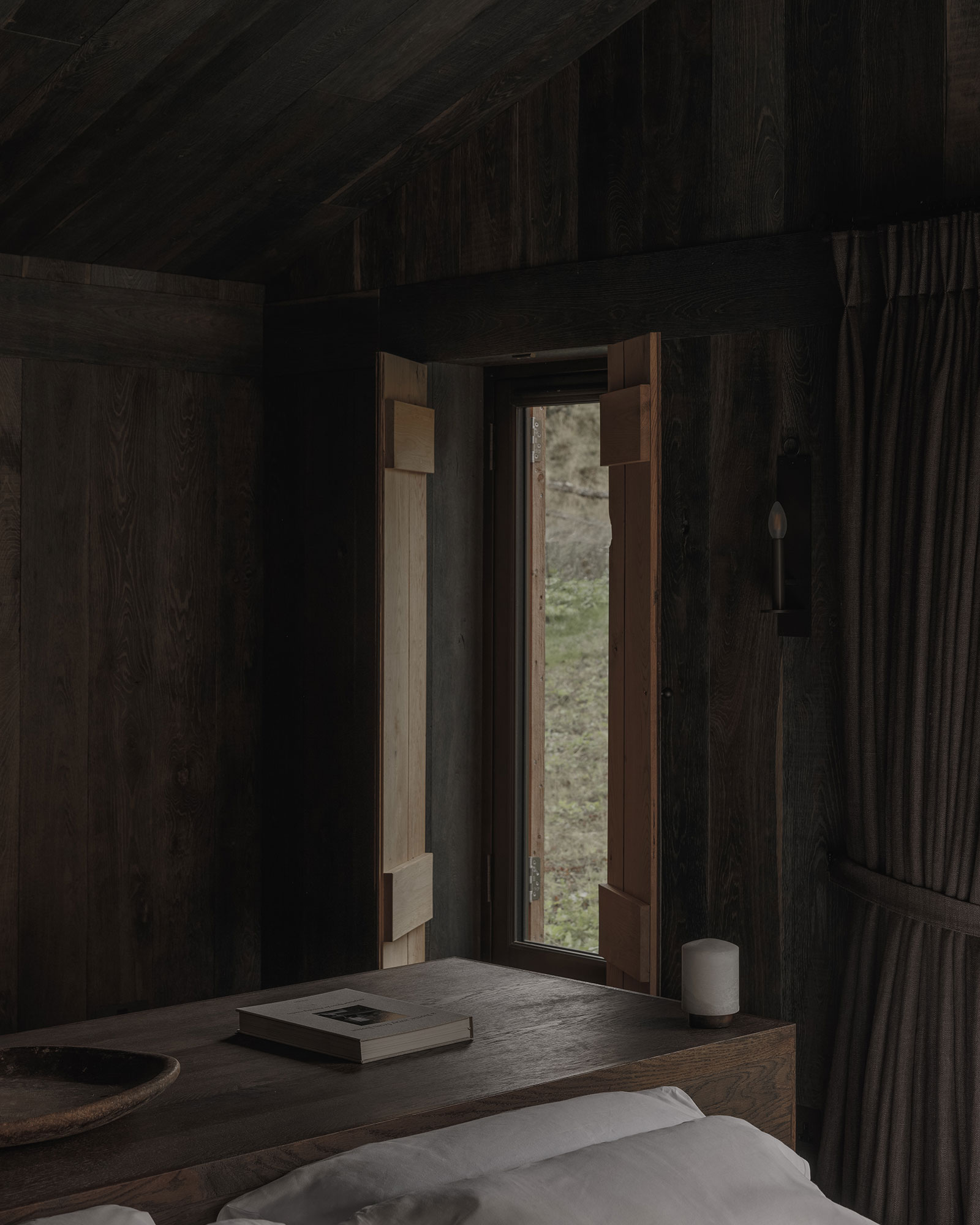 laggan-cottage_cottage_ballater-scotland-uk_interior-door.jpg