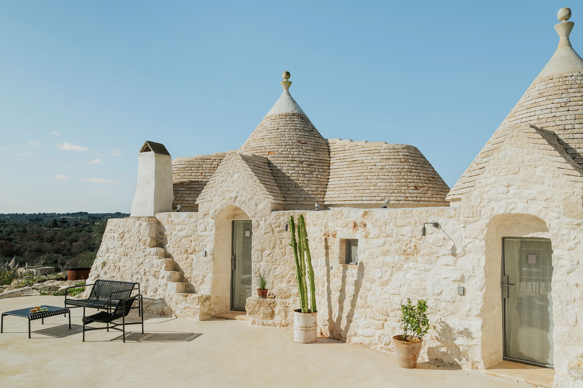 trullo-in-cima_trullo_puglia-italy_exterior-detail.jpg