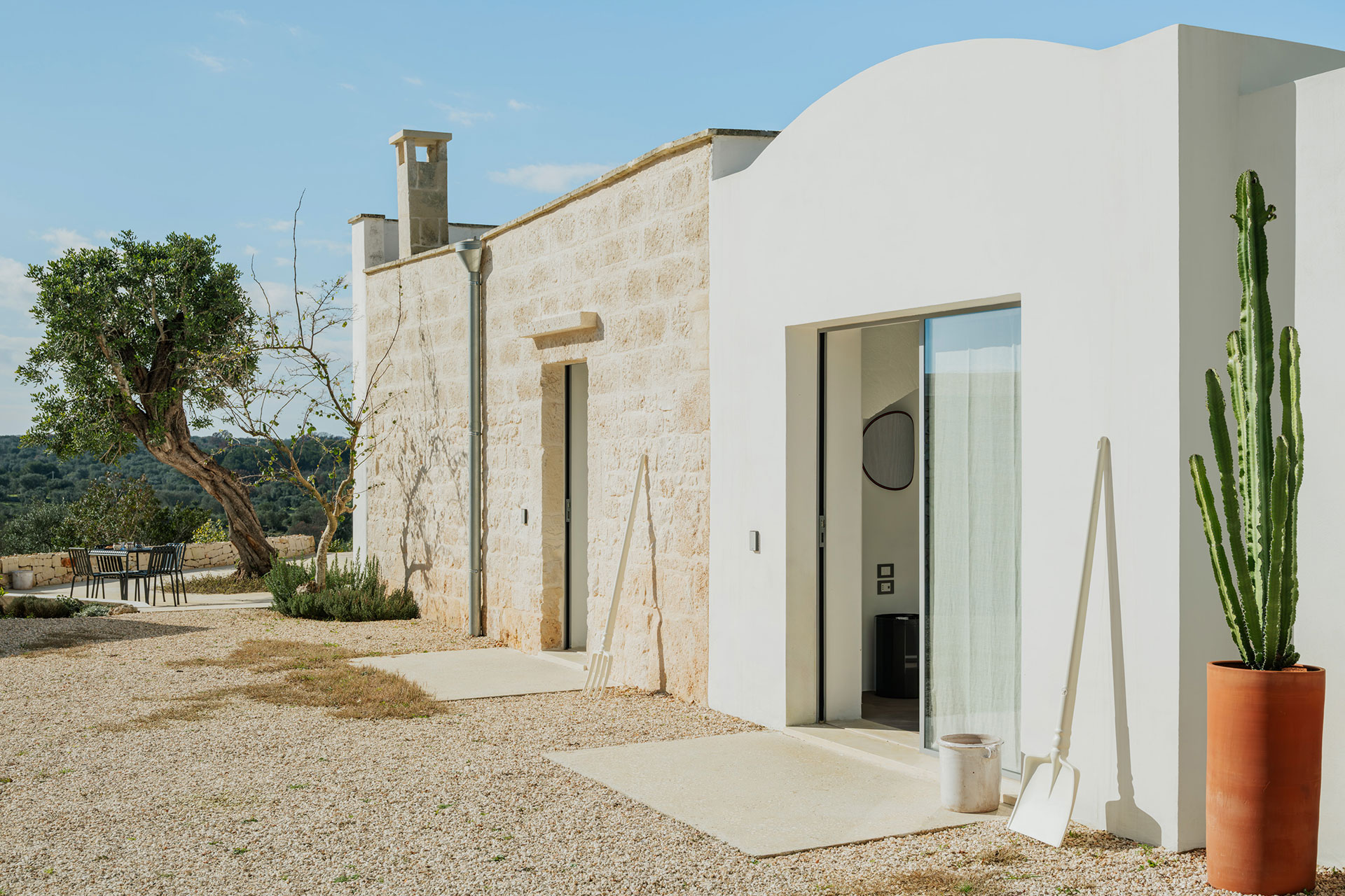 trullo-in-cima_trullo_puglia-italy_exterior-facade-detail.jpg