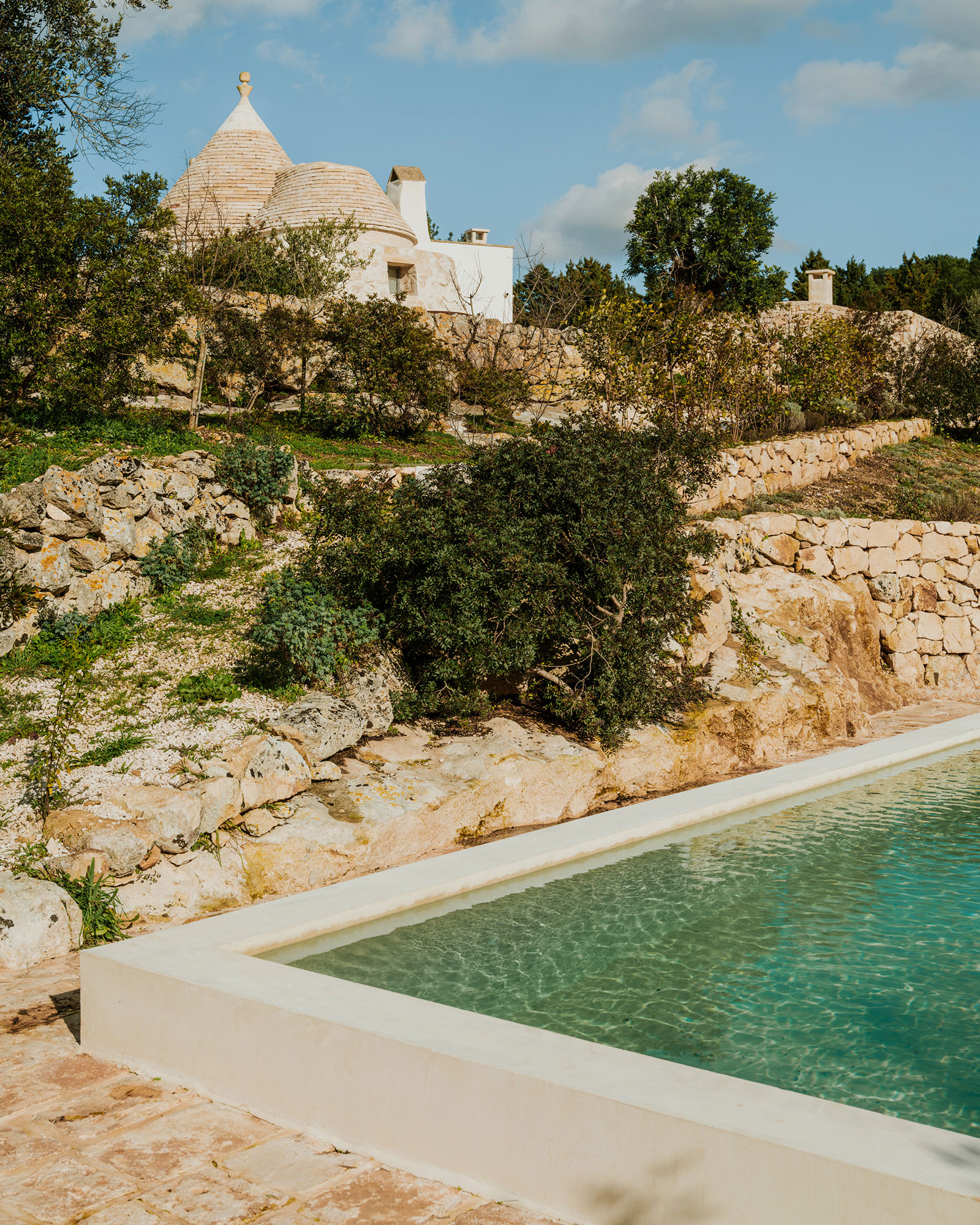 trullo-in-cima_trullo_puglia-italy_exterior-pool.jpg