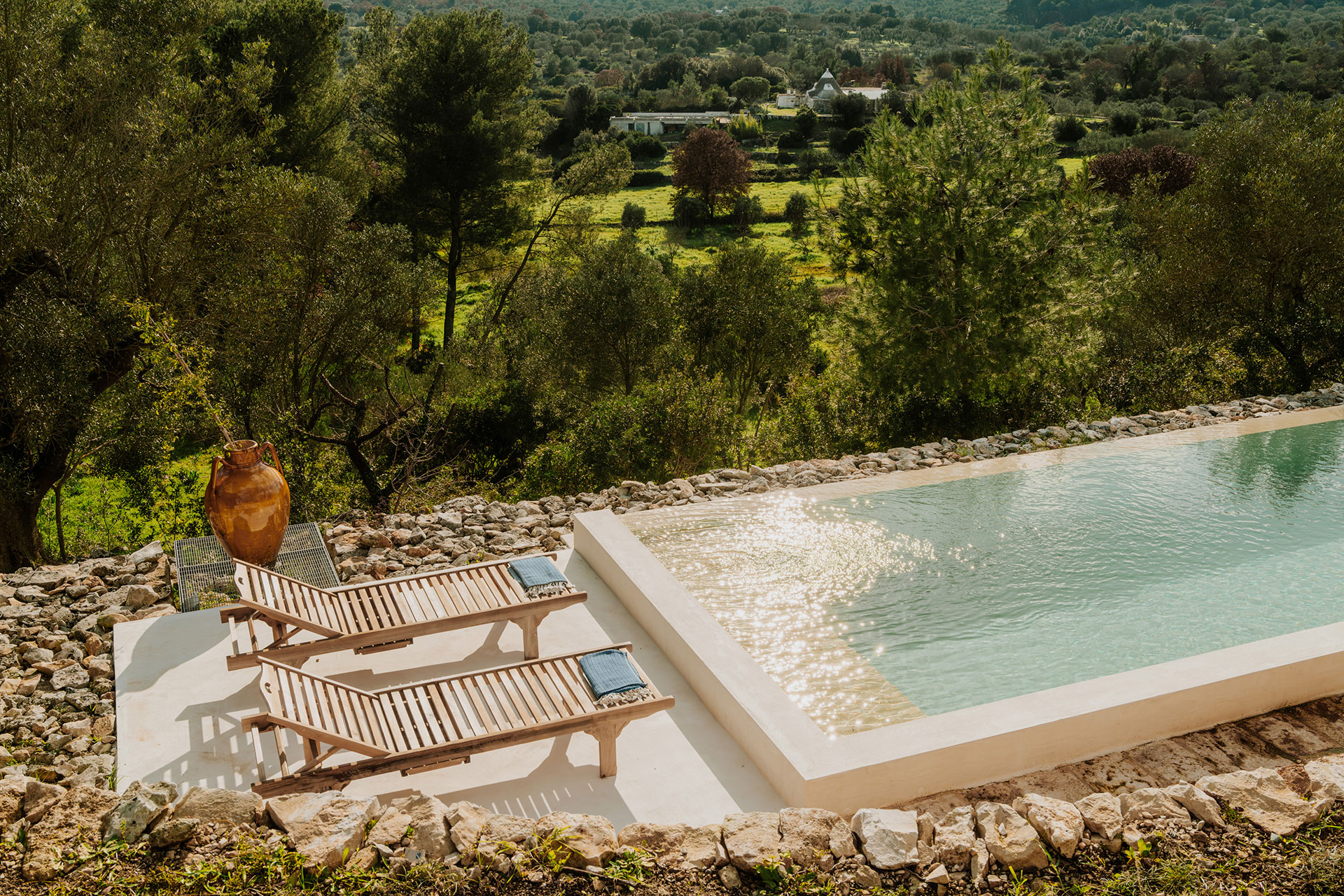 trullo-in-cima_trullo_puglia-italy_exterior-pool-detail.jpg
