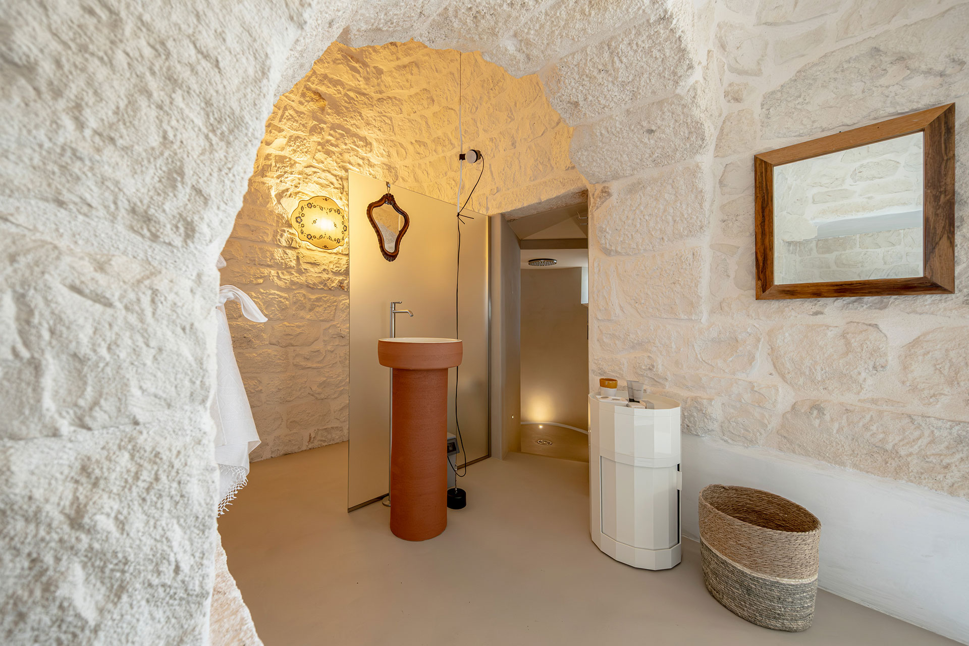 trullo-in-cima_trullo_puglia-italy_interior-bath-room.jpg