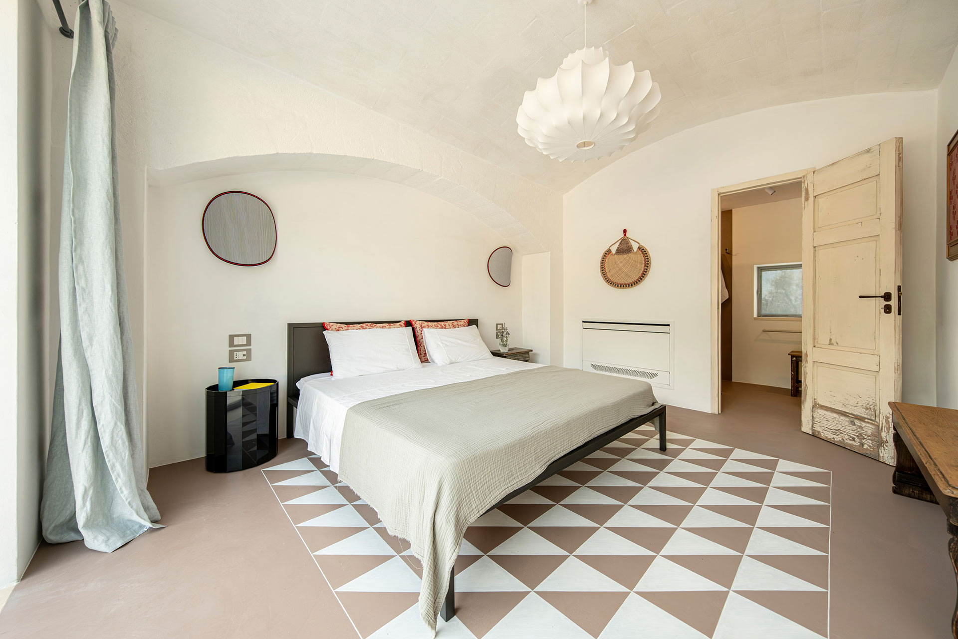 trullo-in-cima_trullo_puglia-italy_interior-bedroom-design.jpg