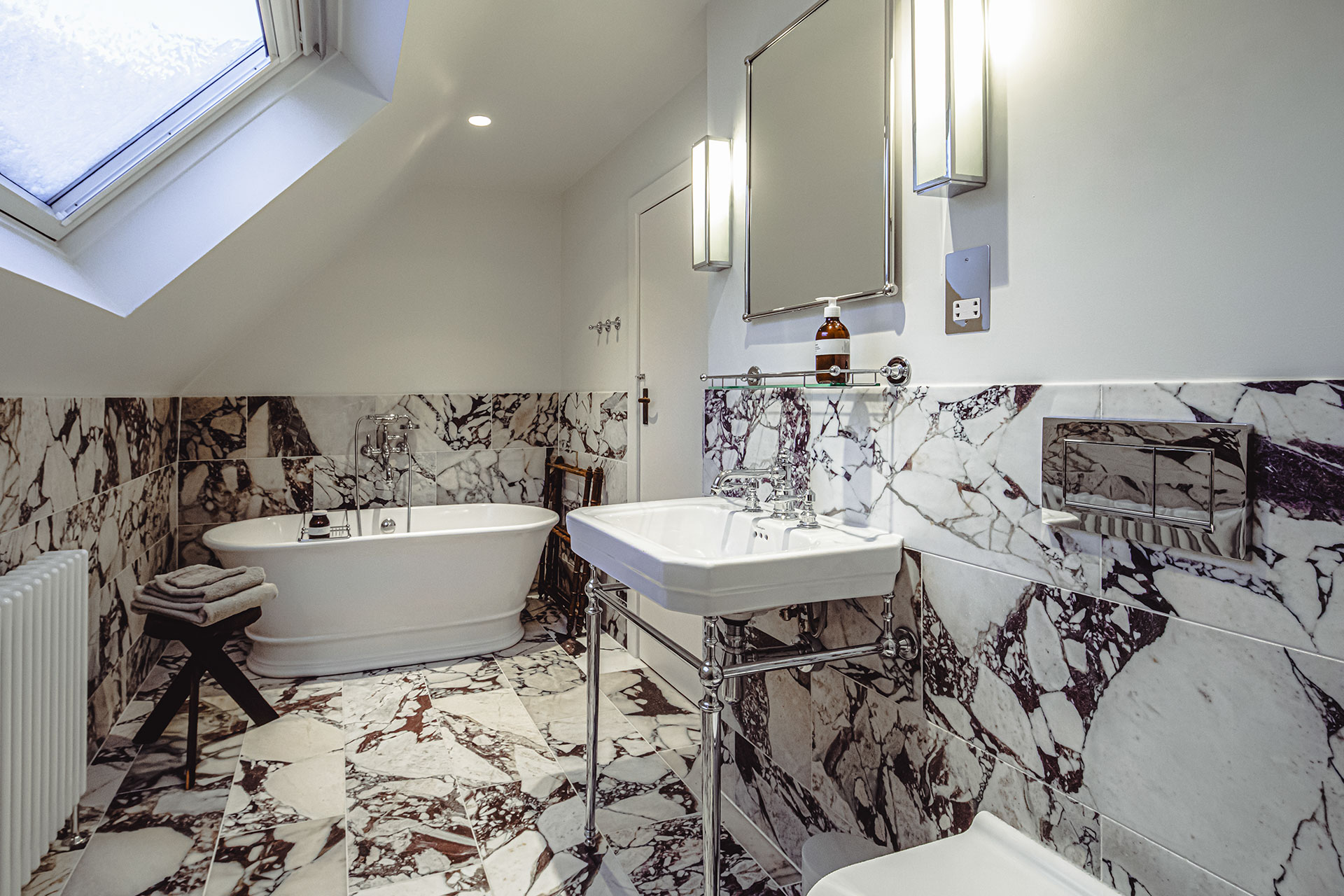 the-old-school_cottage_ballater-scotland-uk_interior-bathroom.jpg