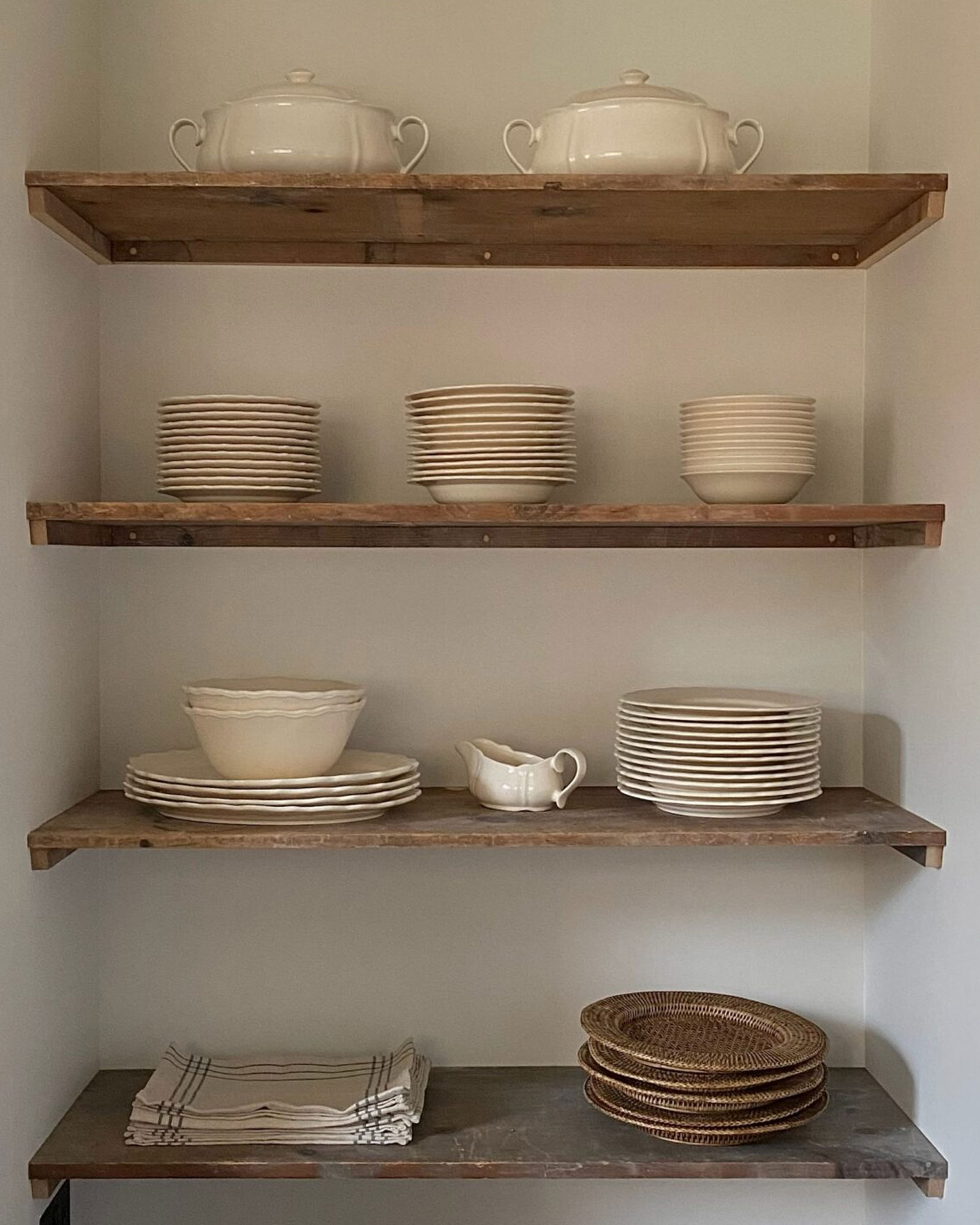 the-old-school_cottage_ballater-scotland-uk_interior-detail-plates.jpg