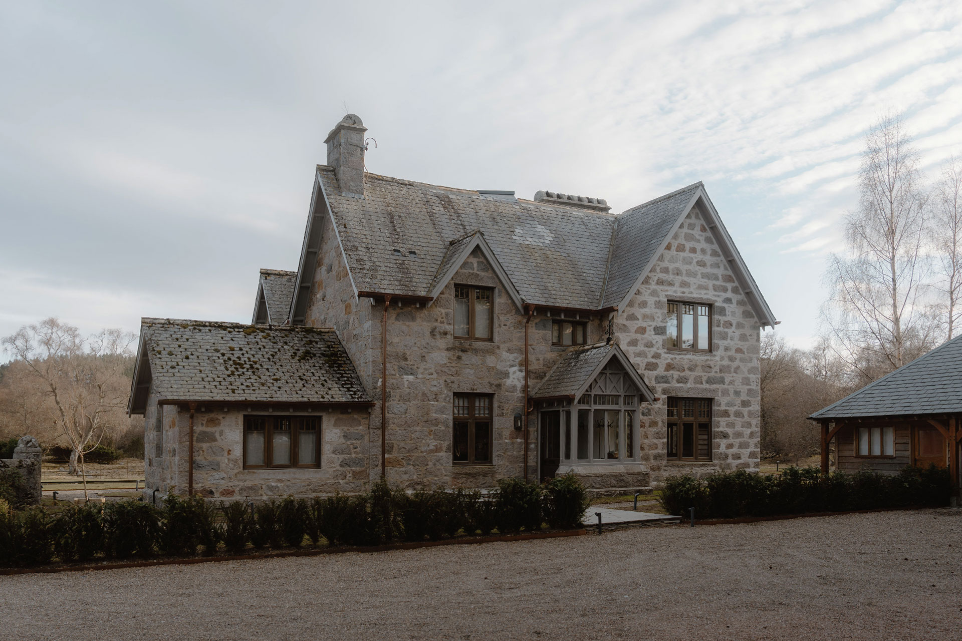 faunoran-house_house_crathie-scotland-uk_exterior-facade.jpg