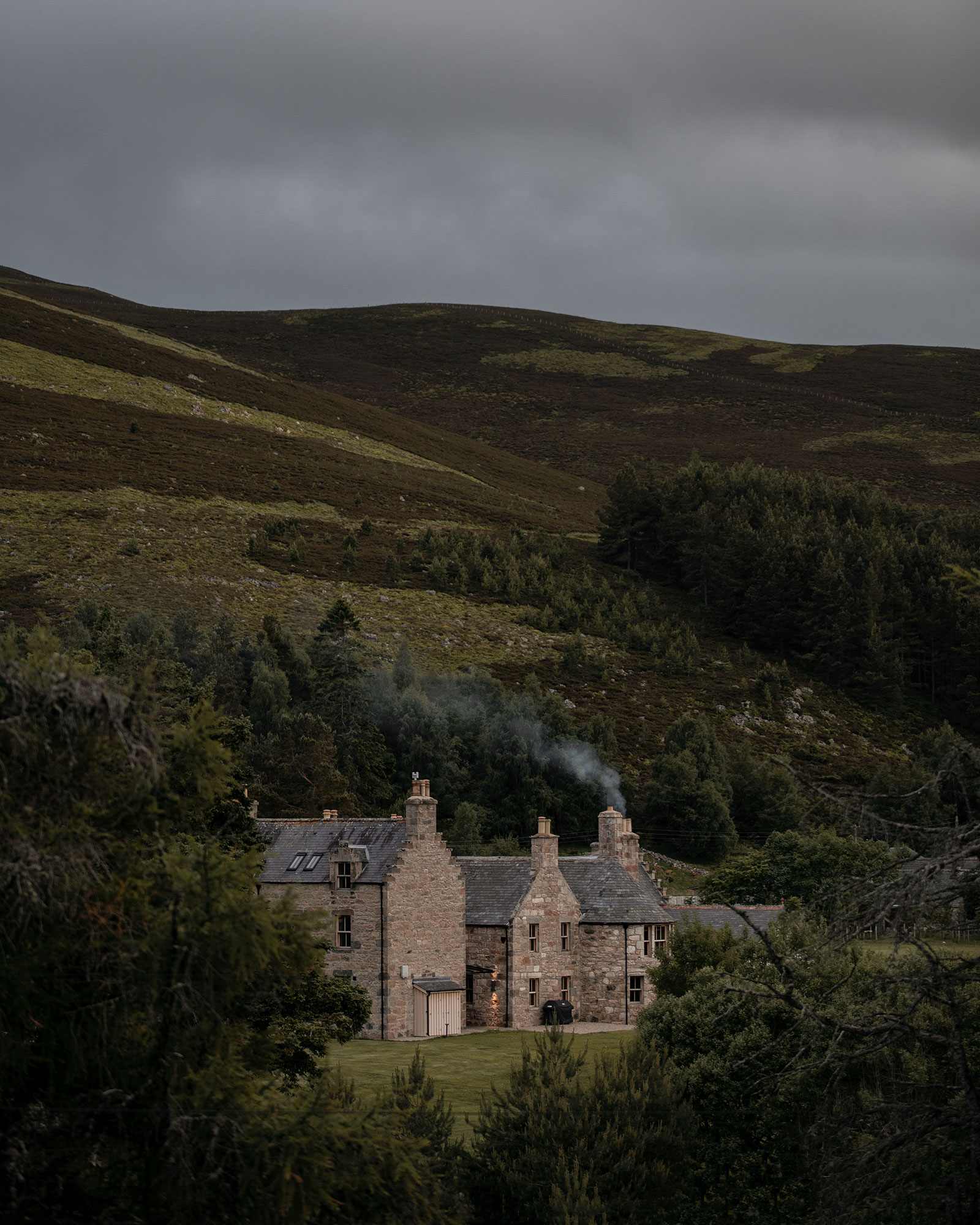 gairnshiel-lodge_castle_ballater-scotland-uk_exterior-castle-facade.jpg