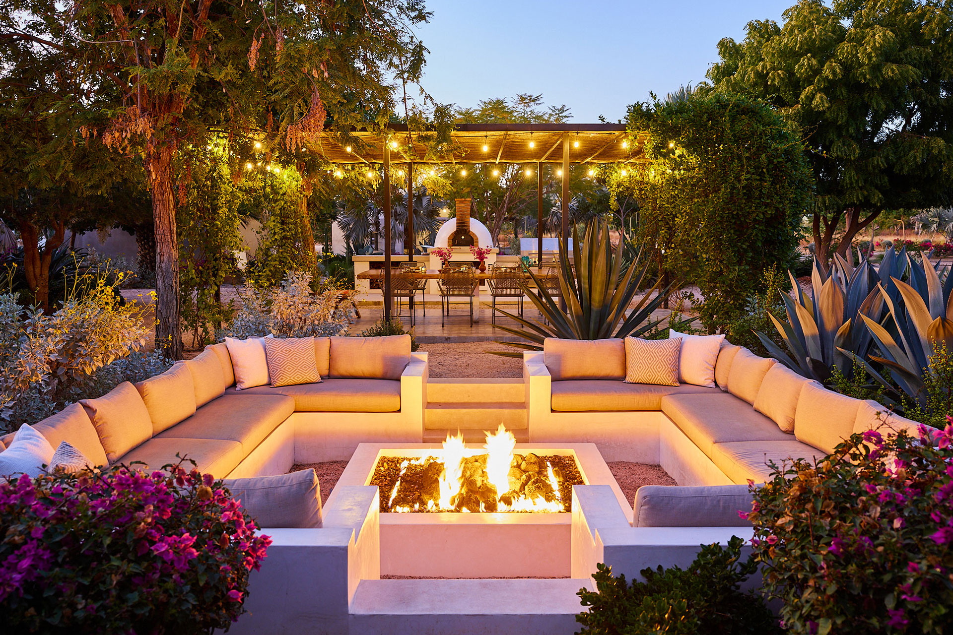rancho-cuatro-patas_estate_baja-california-sur-mexico_exterior-night.jpg