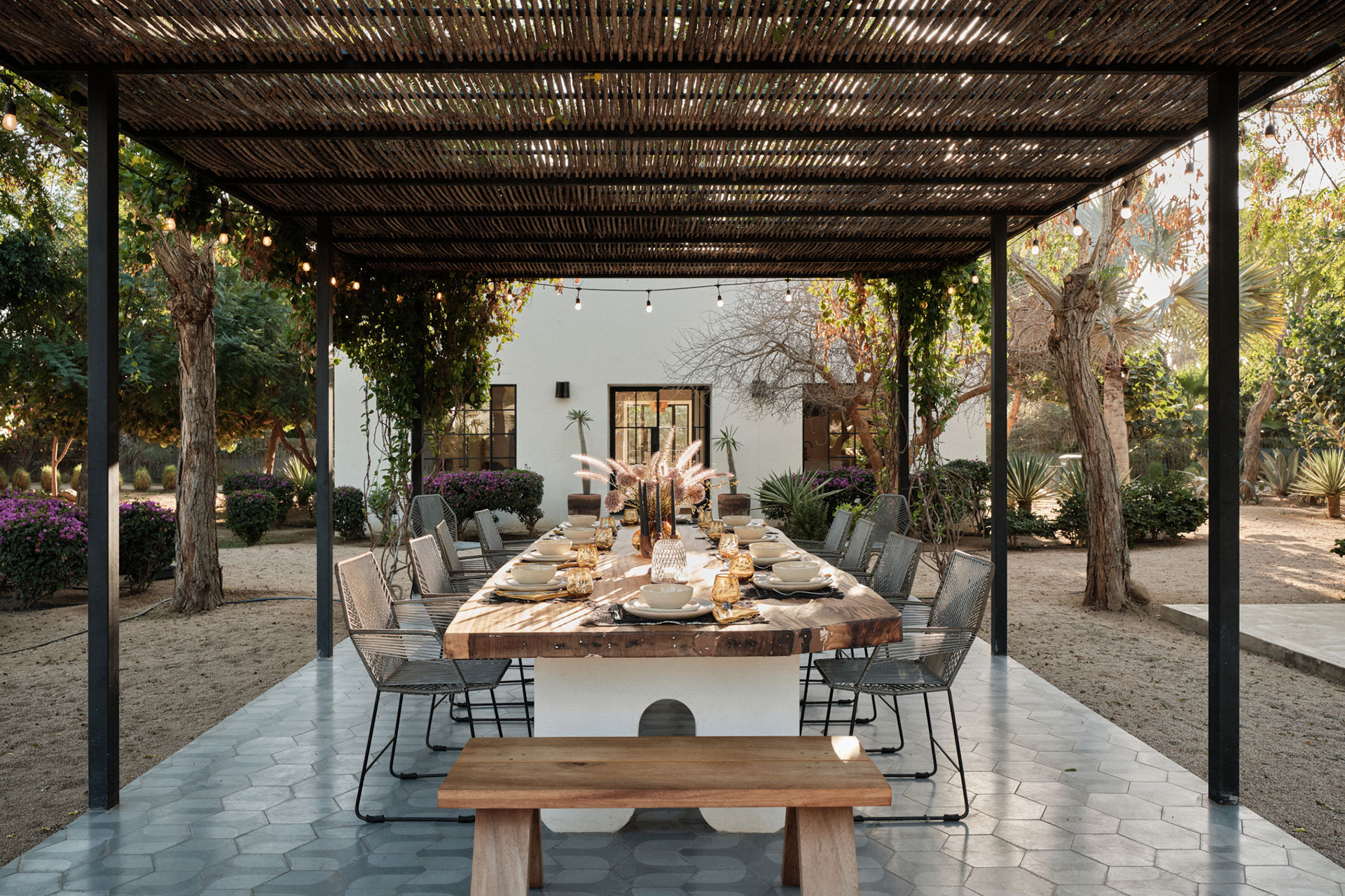 rancho-cuatro-patas_estate_baja-california-sur-mexico_exterior-table-terrace.jpg
