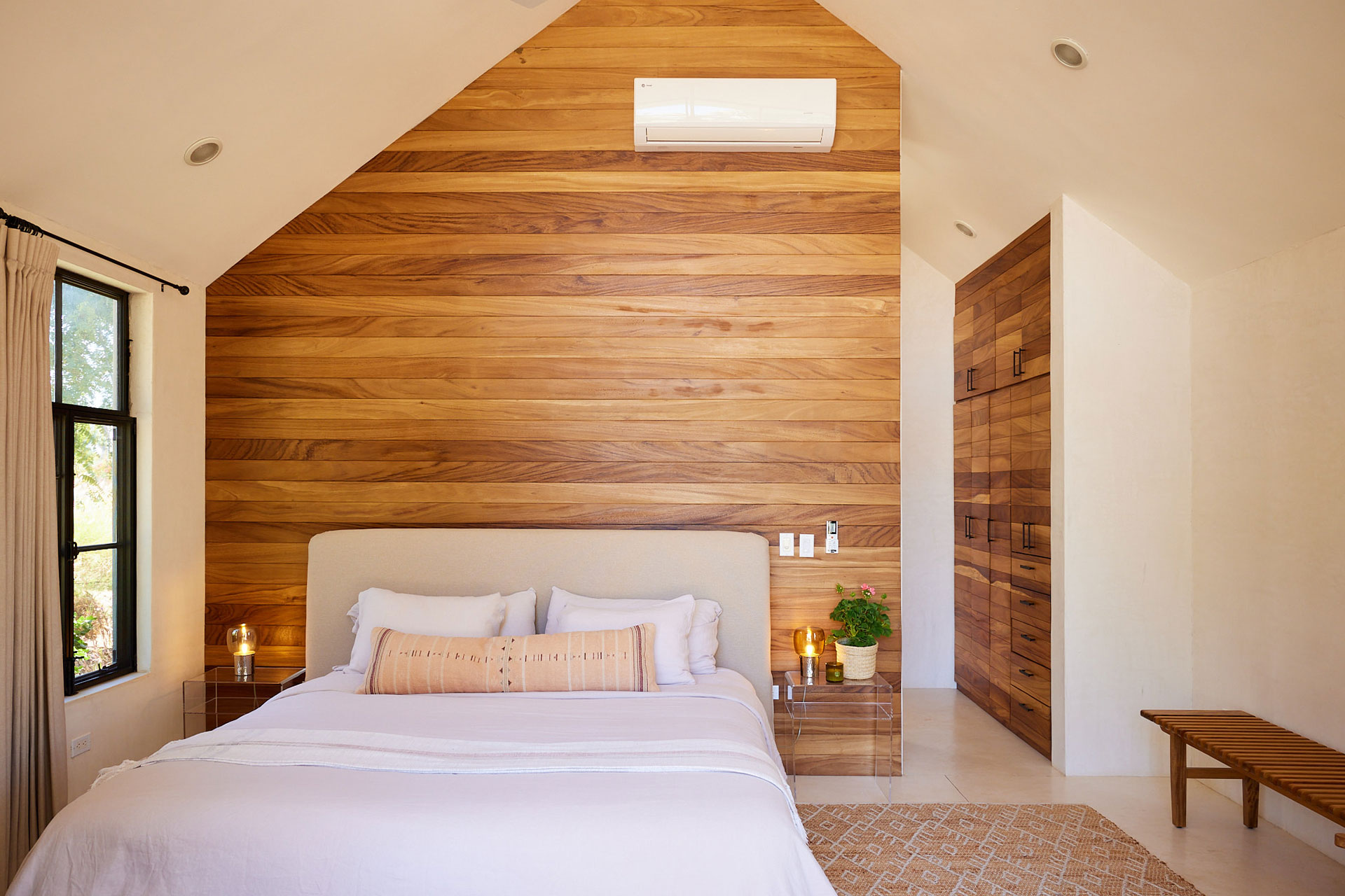 rancho-cuatro-patas_estate_baja-california-sur-mexico_interior-bed-detail.jpg