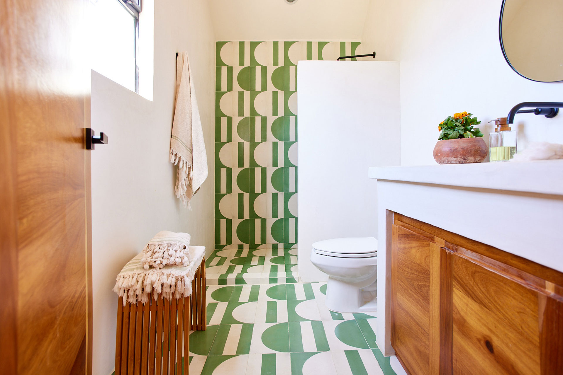 rancho-cuatro-patas_estate_baja-california-sur-mexico_interior-green-bathroom.jpg