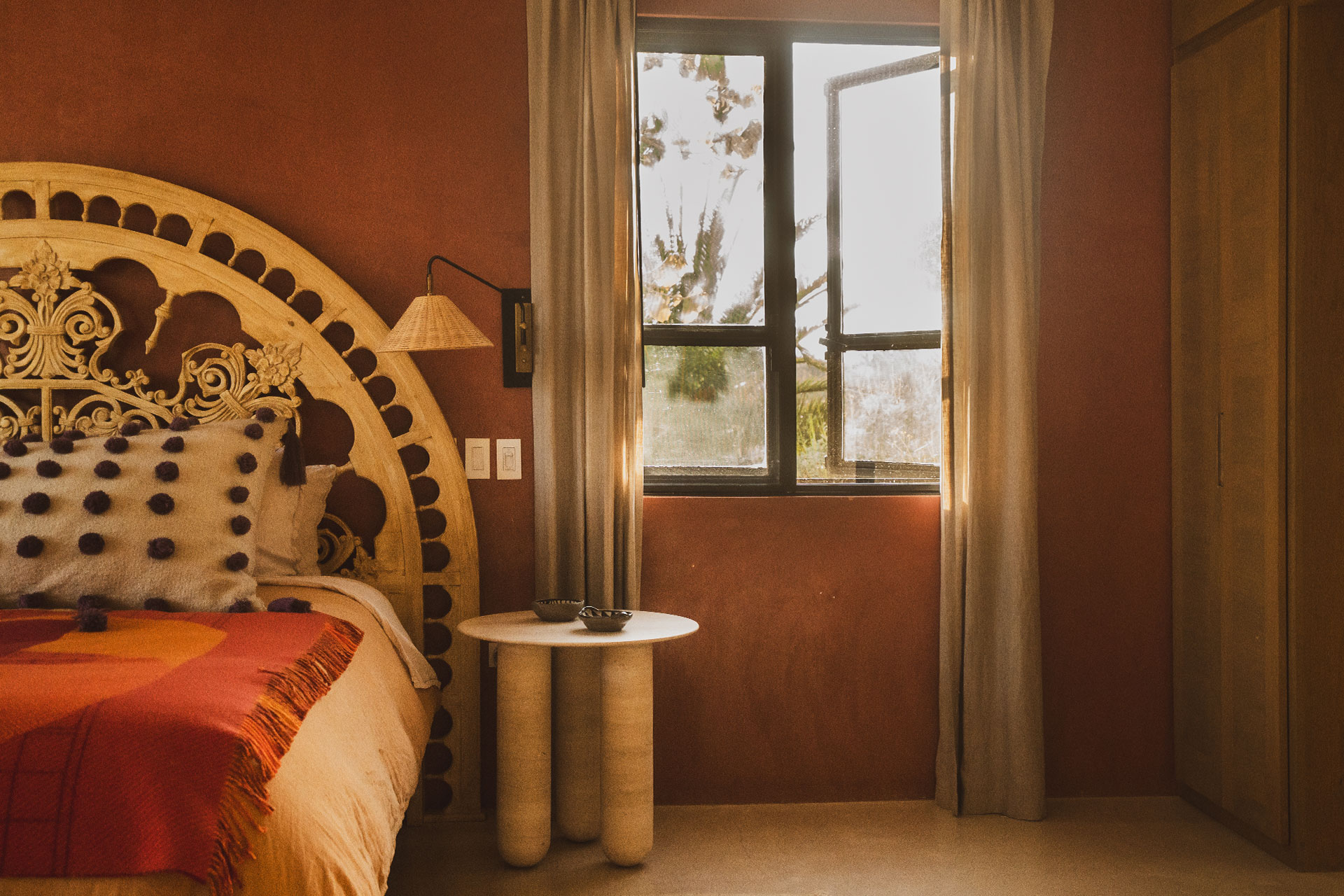 rancho-cuatro-patas_estate_baja-california-sur-mexico_interior-windoq-bed.jpg