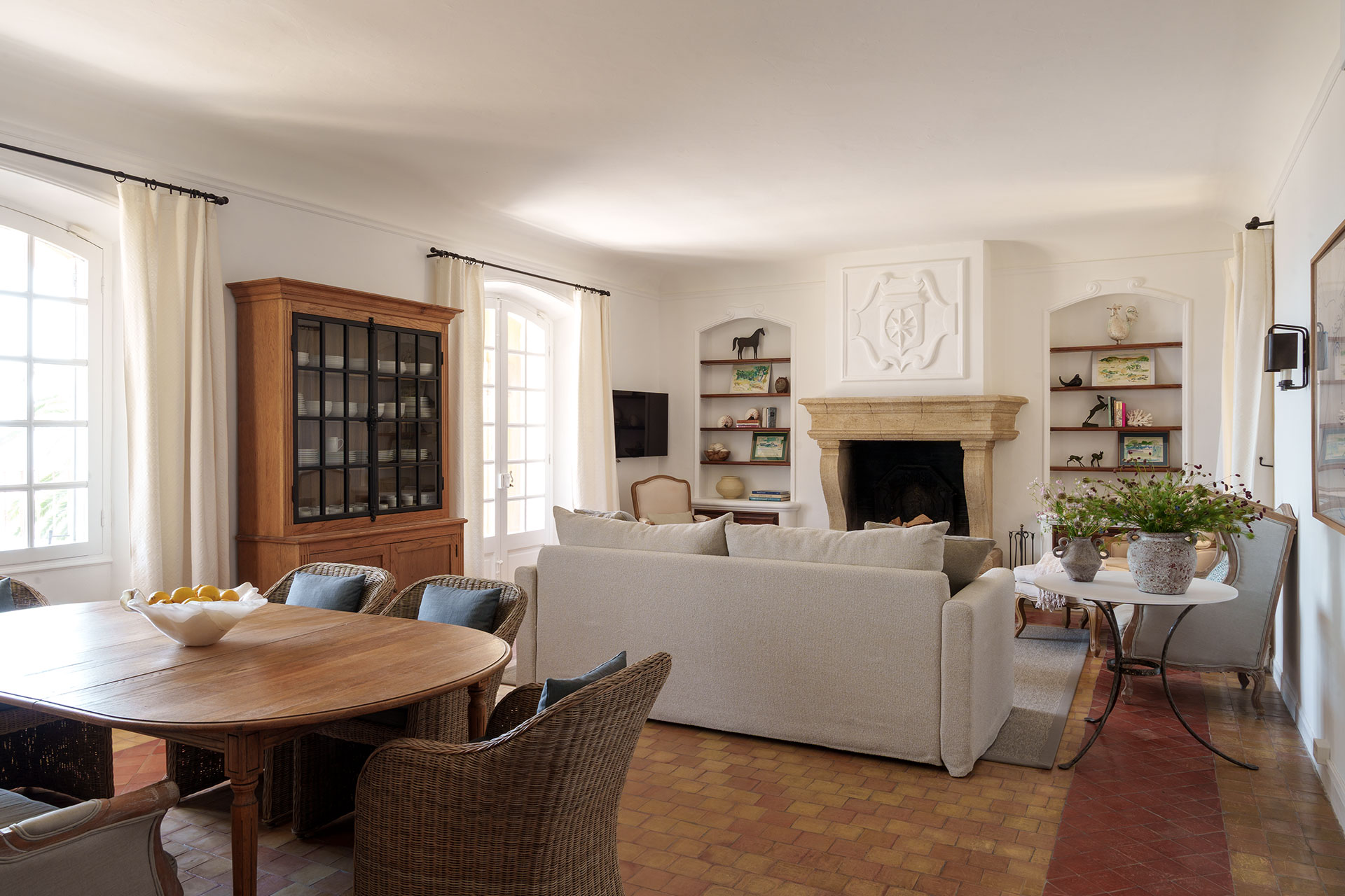 domaine-casa-del-sol_villa_grasse-france_interior-main-villa-living-room.jpg