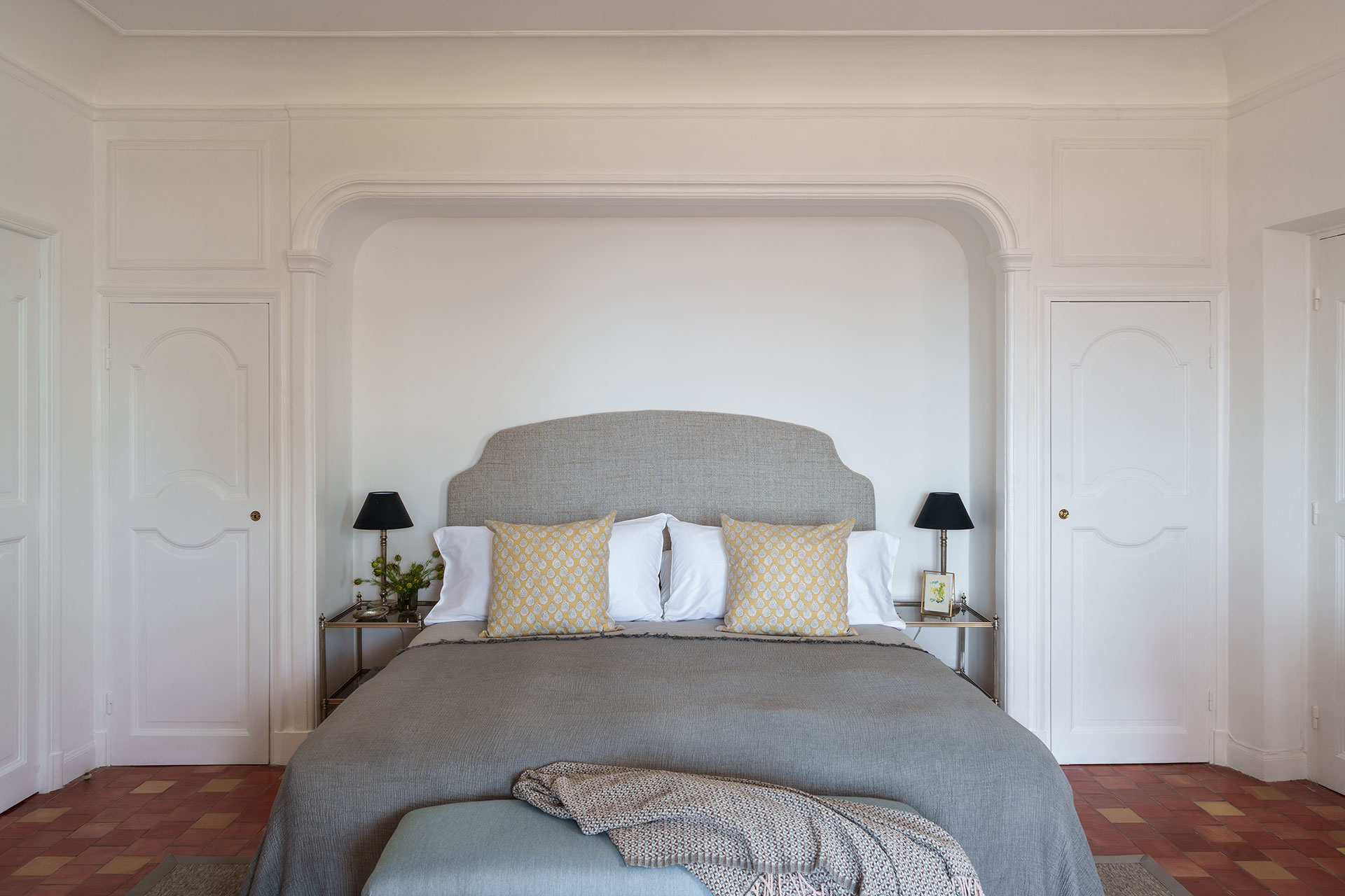 domaine-casa-del-sol_villa_grasse-france_interior-main-villa-primary-bed.jpg