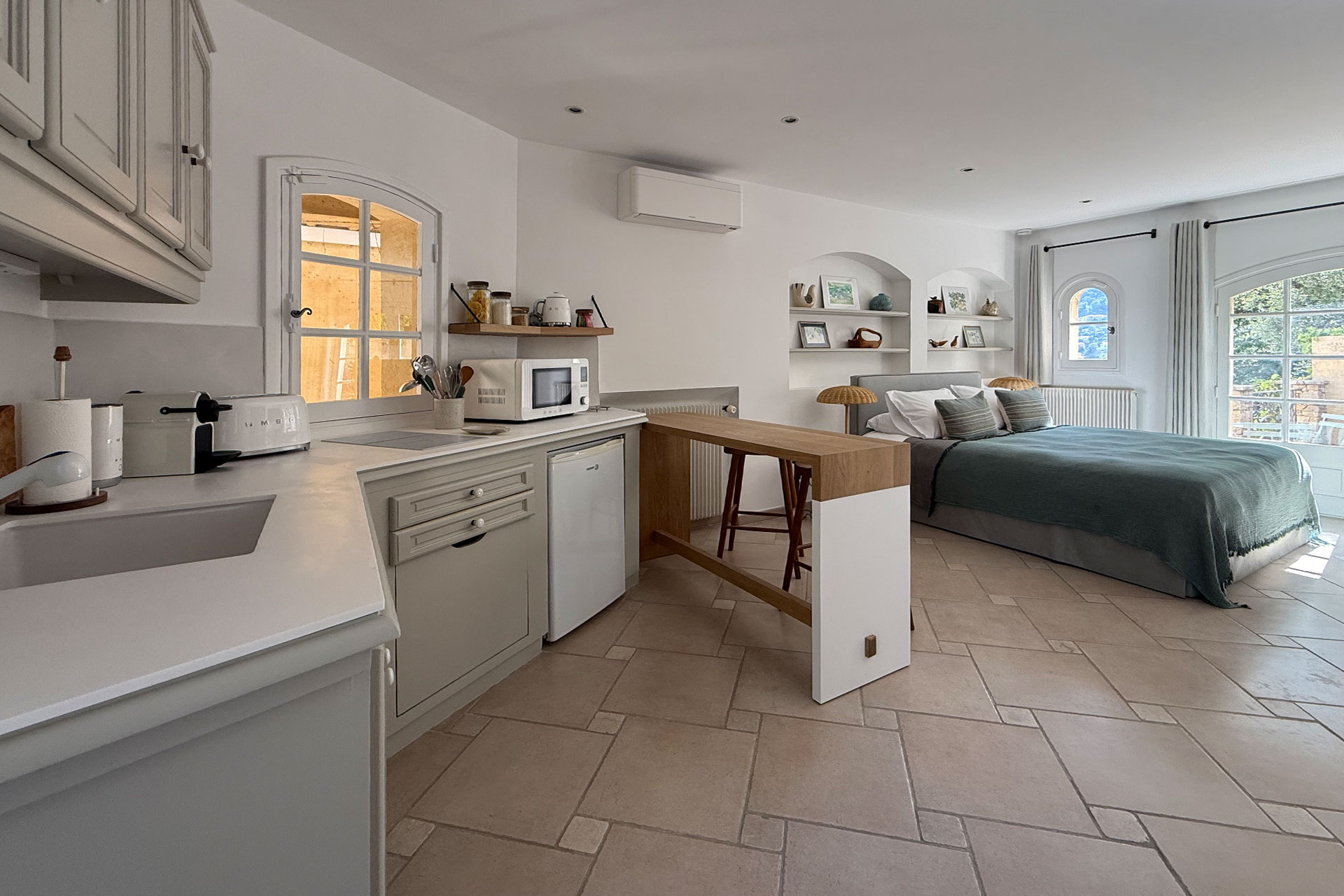 domaine-casa-del-sol_villa_grasse-france_interior-studio-apartment-space.jpg