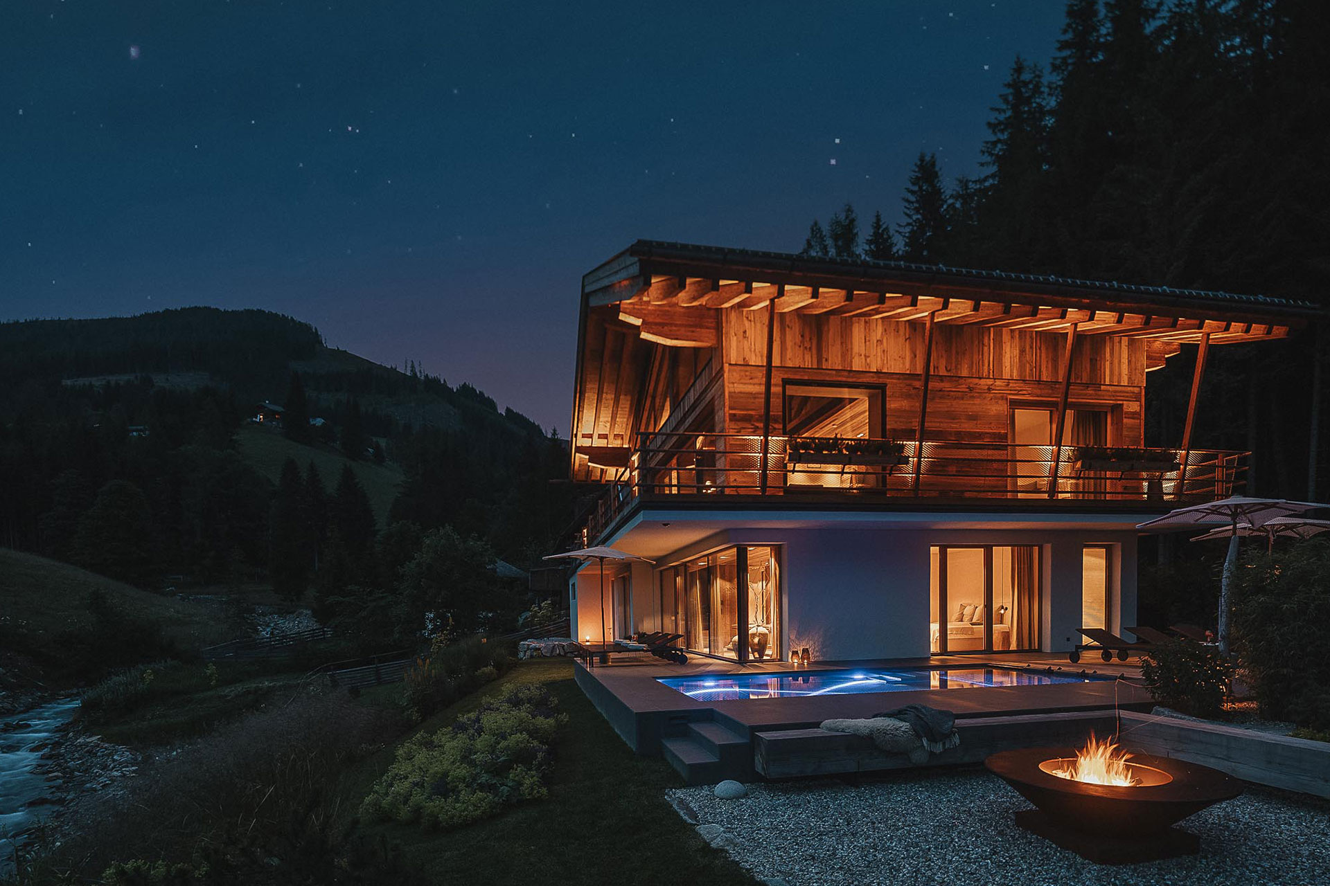 chalet-falk_chalet_karnten-austria_exterior-night.jpg