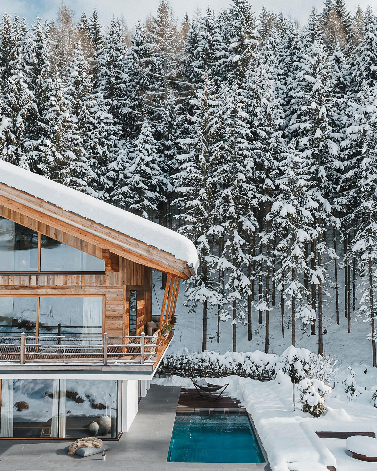 chalet-falk_chalet_karnten-austria_exterior-snow-detail.jpg