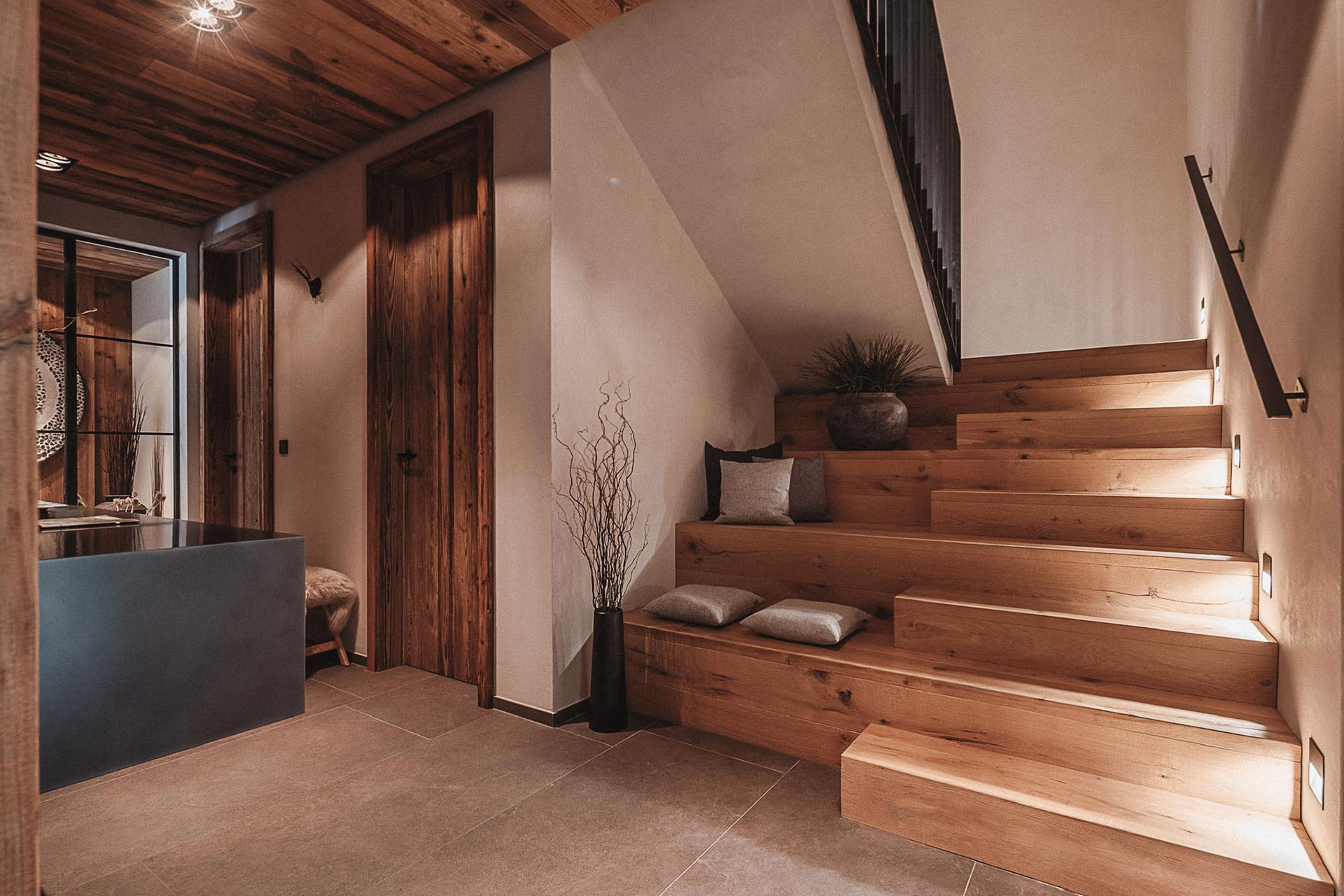 chalet-falk_chalet_karnten-austria_interior-stairs.jpg