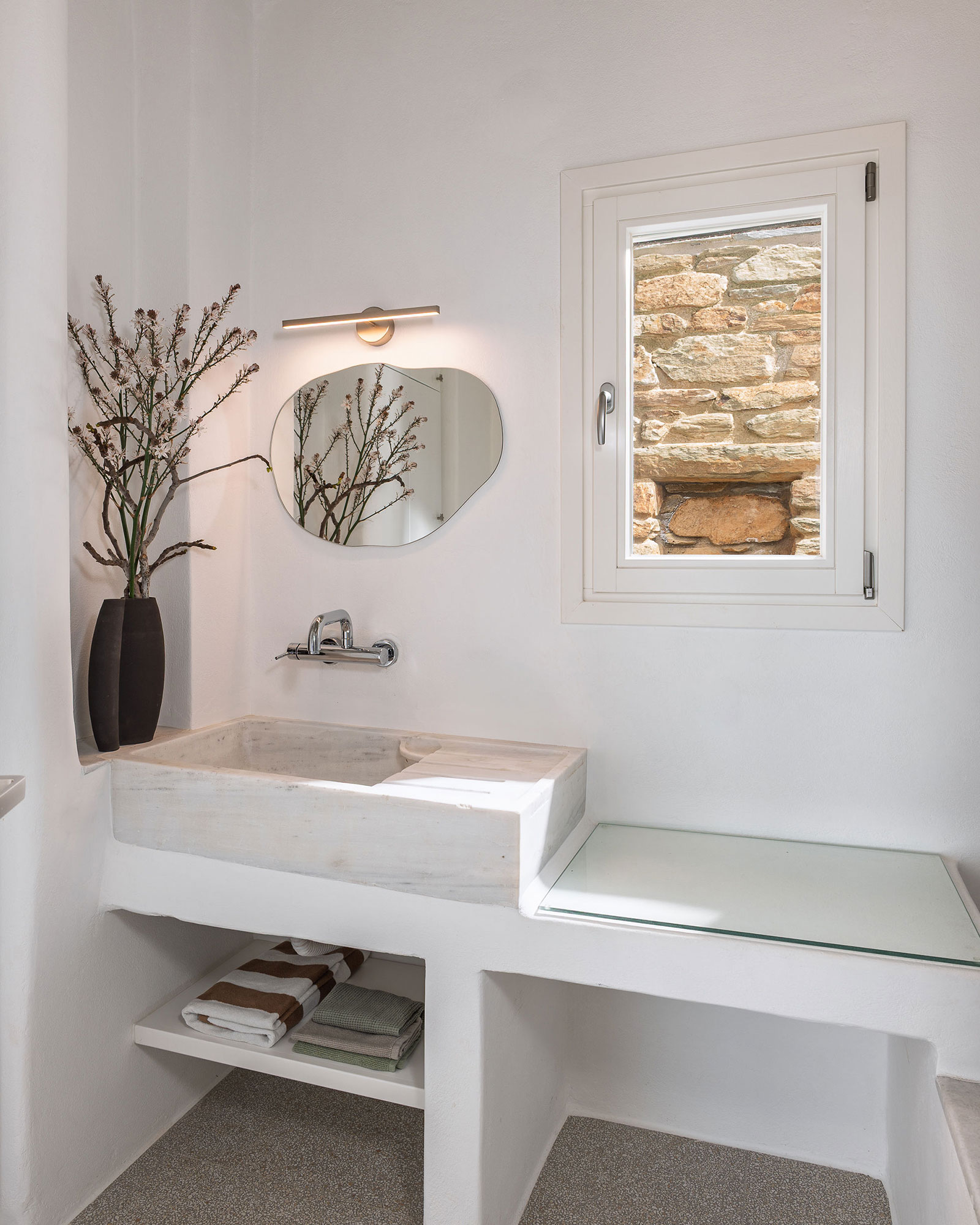 villa-petra_villa_andros-greece_interior-bath-room.jpg