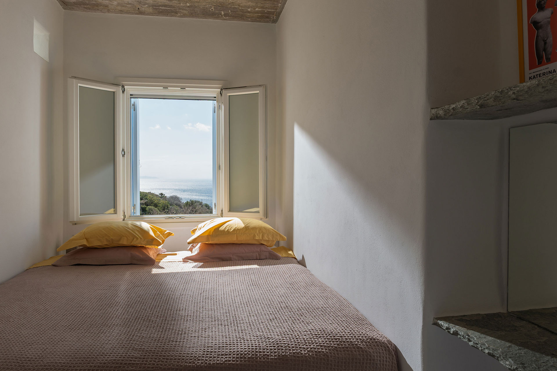 villa-petra_villa_andros-greece_interior-bed.jpg