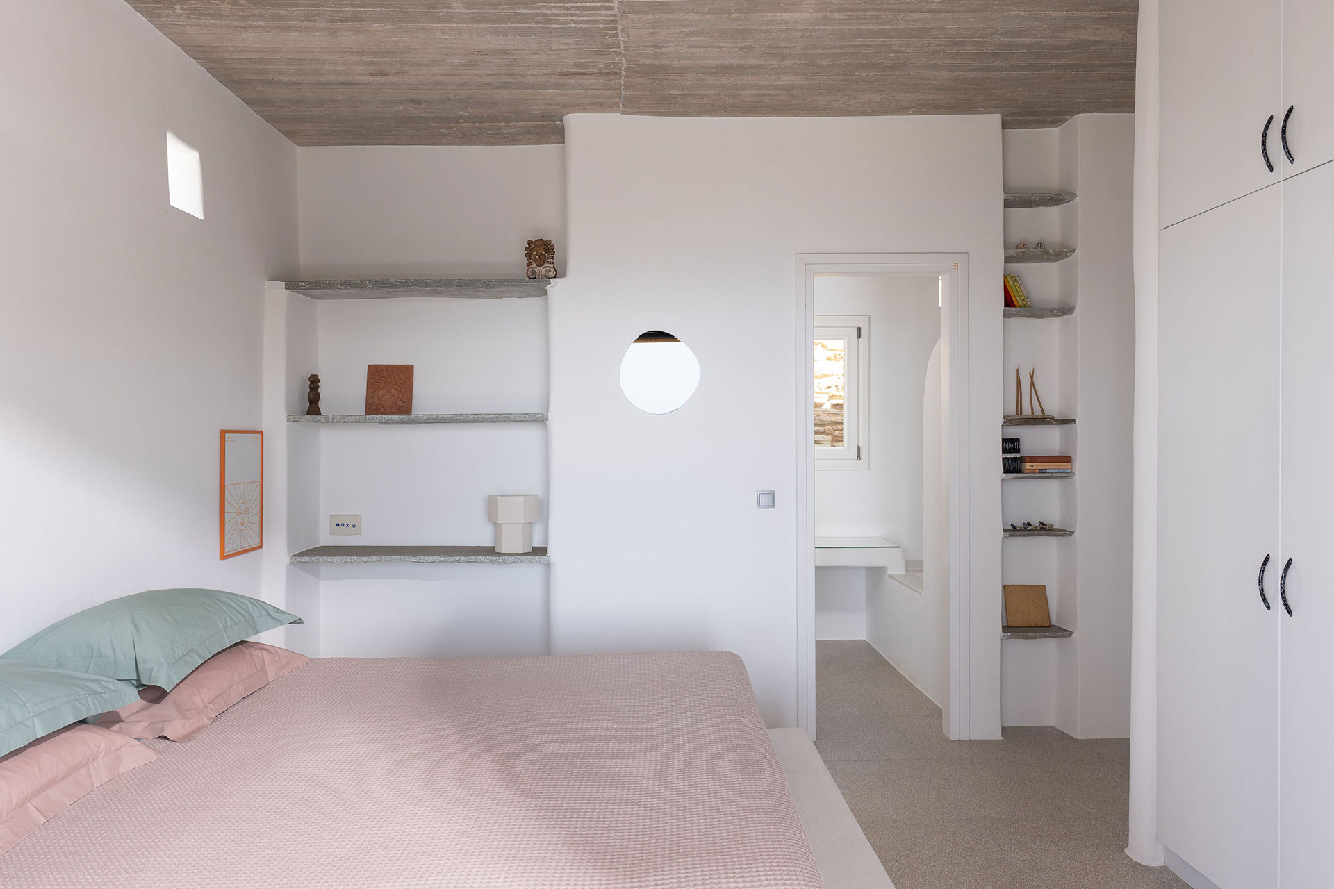 villa-petra_villa_andros-greece_interior-bedroom-space.jpg