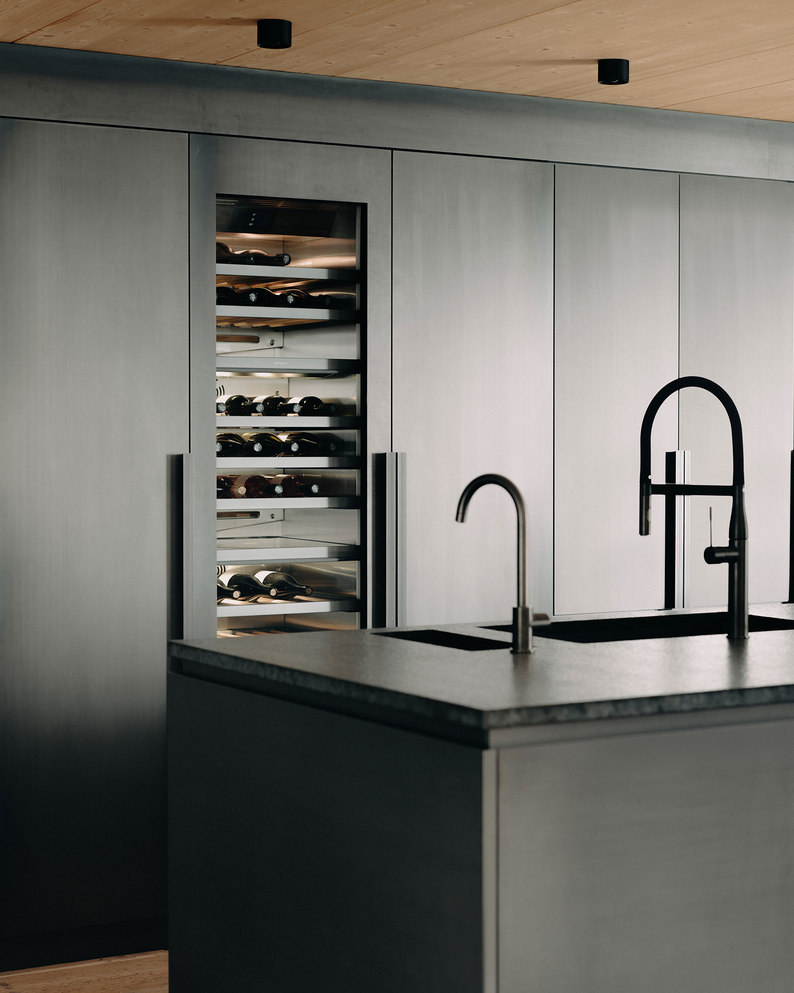 black-forest-house-1650_house_wieden-germany_interior-detail-kitchen.jpg