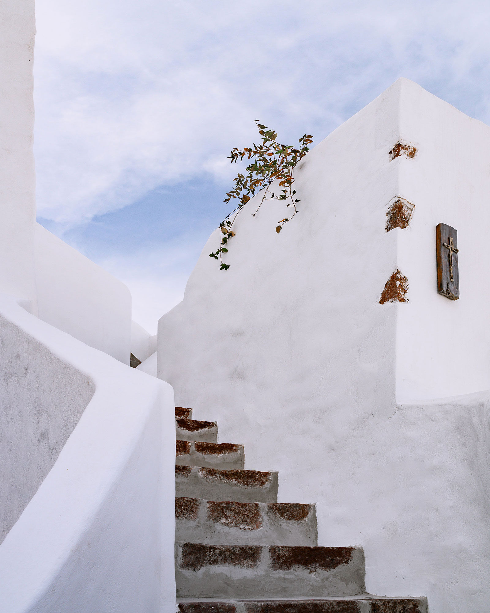 historical-villa-santa-croce_house_santorini-greece_exterior-detail-facade.jpg