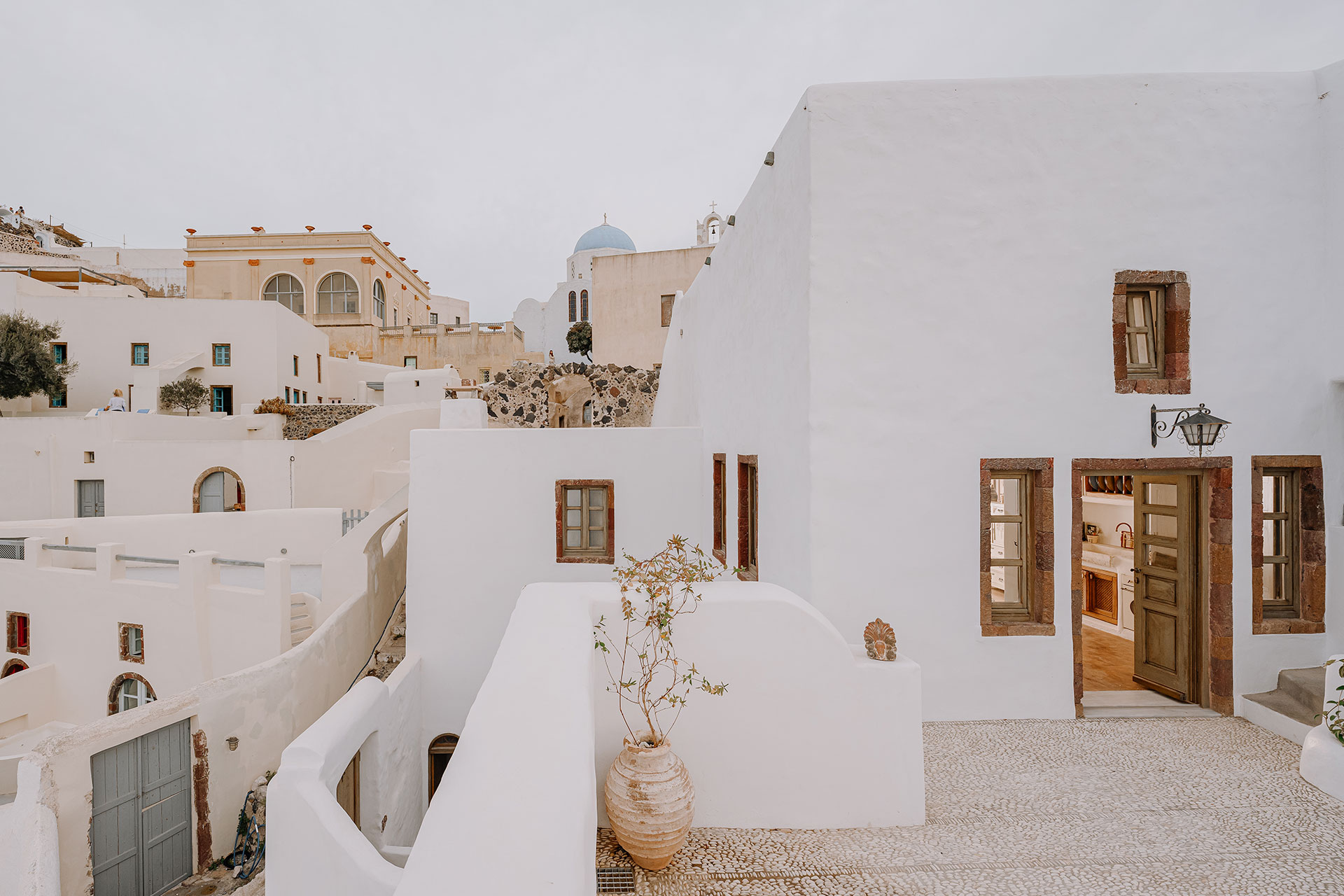 historical-villa-santa-croce_house_santorini-greece_exterior-facade.jpg