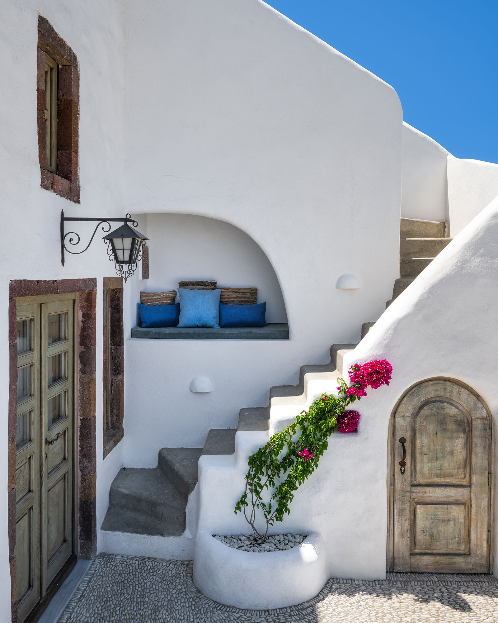 historical-villa-santa-croce_house_santorini-greece_exterior-facade-detail.jpg