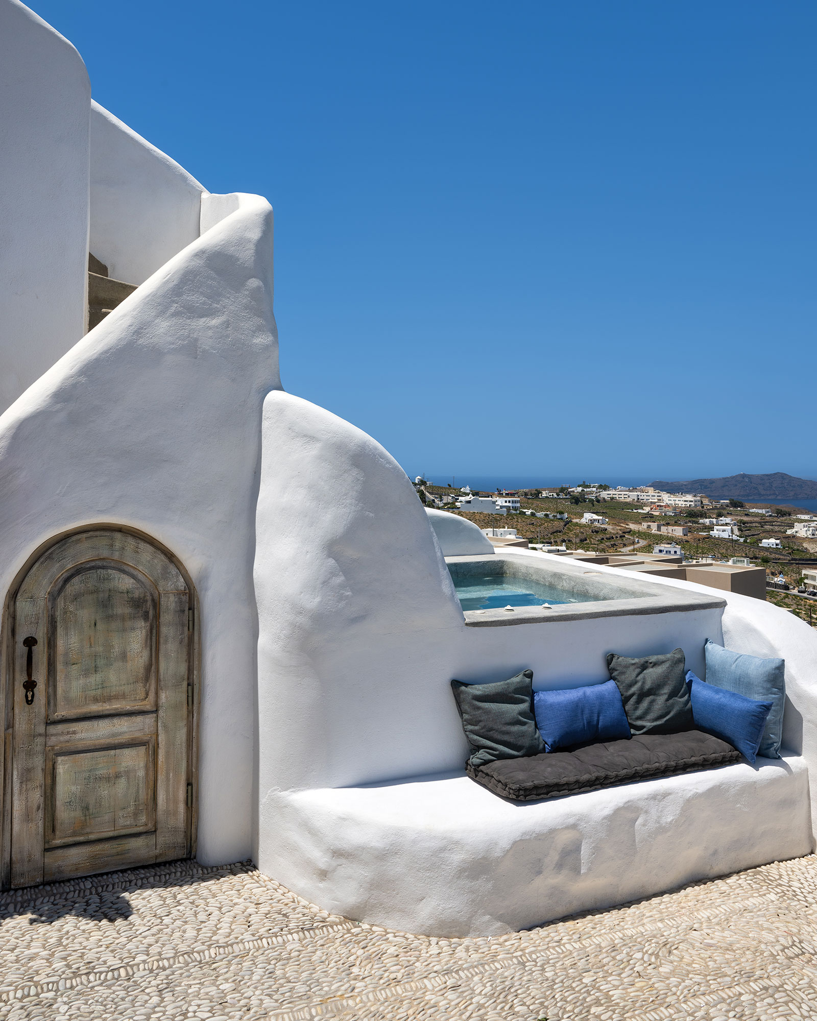 historical-villa-santa-croce_house_santorini-greece_exterior-space-facade.jpg
