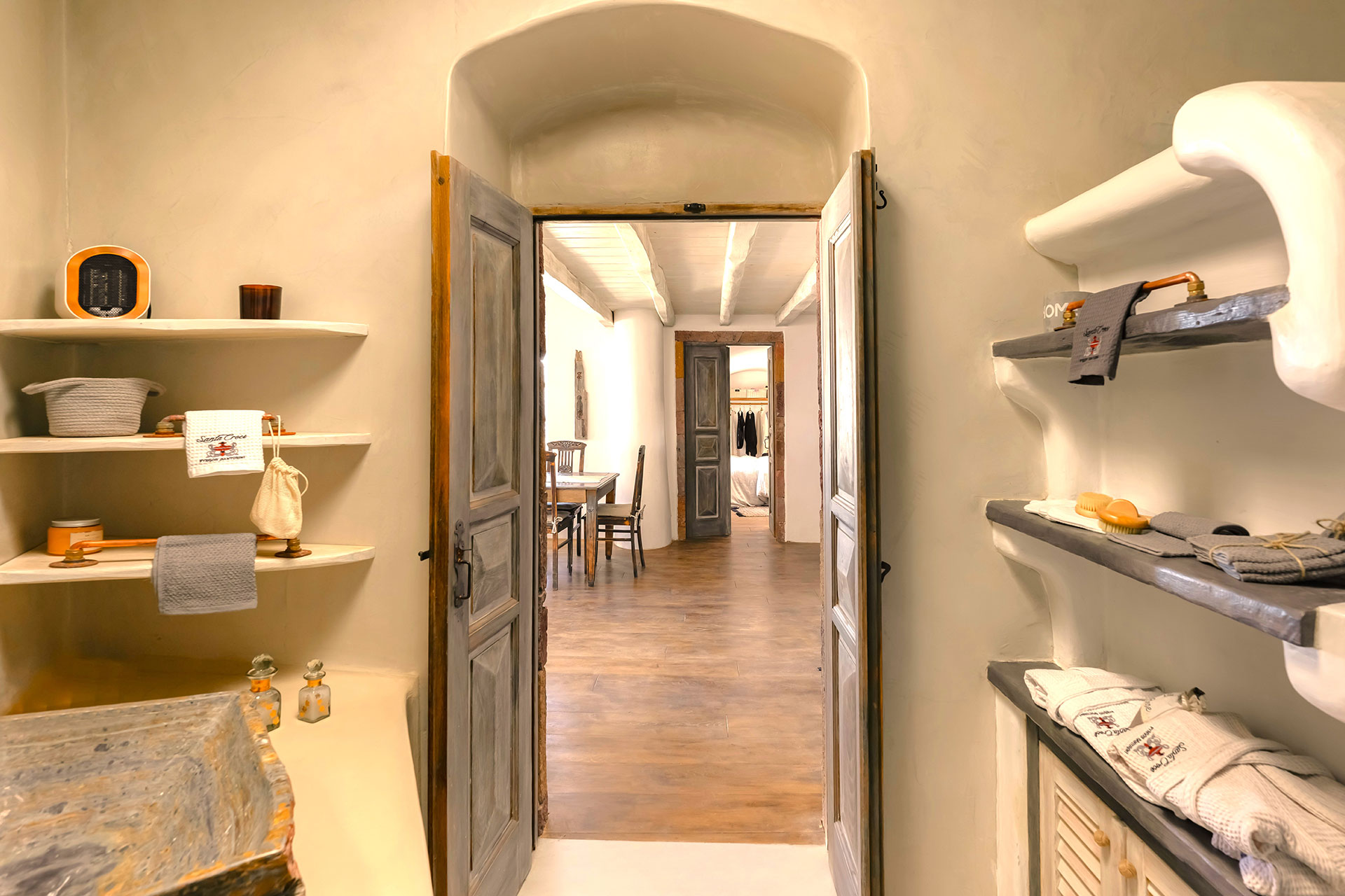 historical-villa-santa-croce_house_santorini-greece_interior.jpg