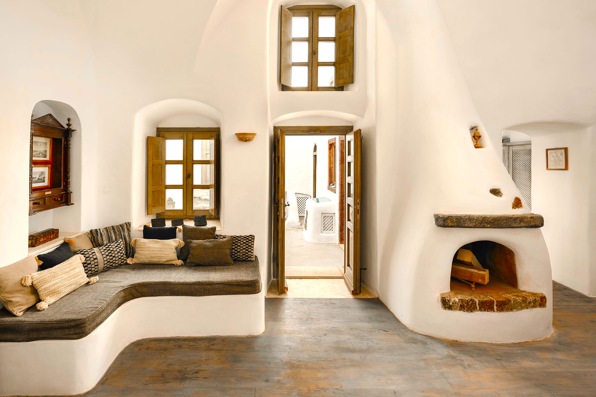 historical-villa-santa-croce_house_santorini-greece_interior-sofa.jpg