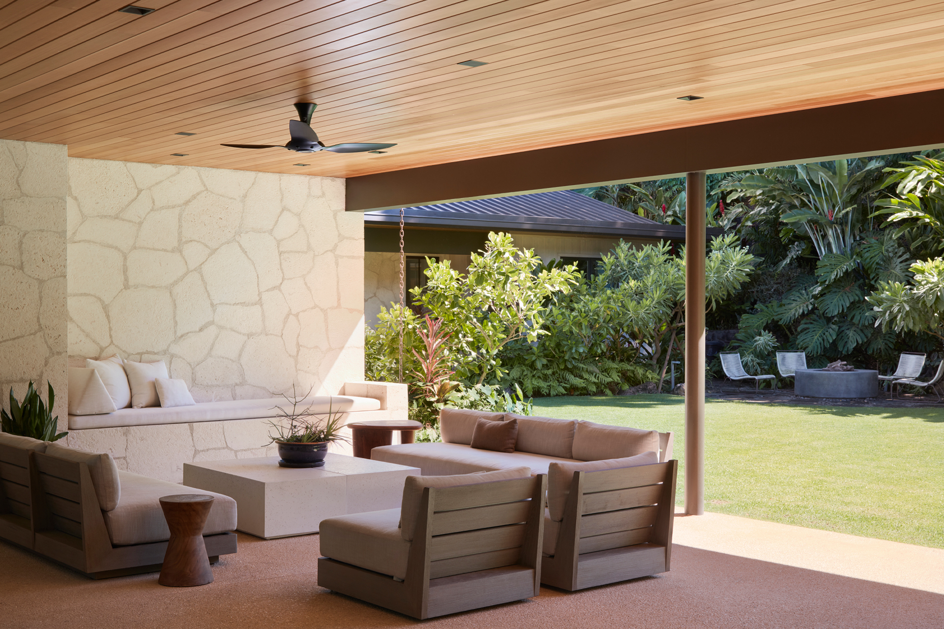 diamond-head-hillside-estate_villa_honolulu-hawaii-usa_exterior-terrace.jpg