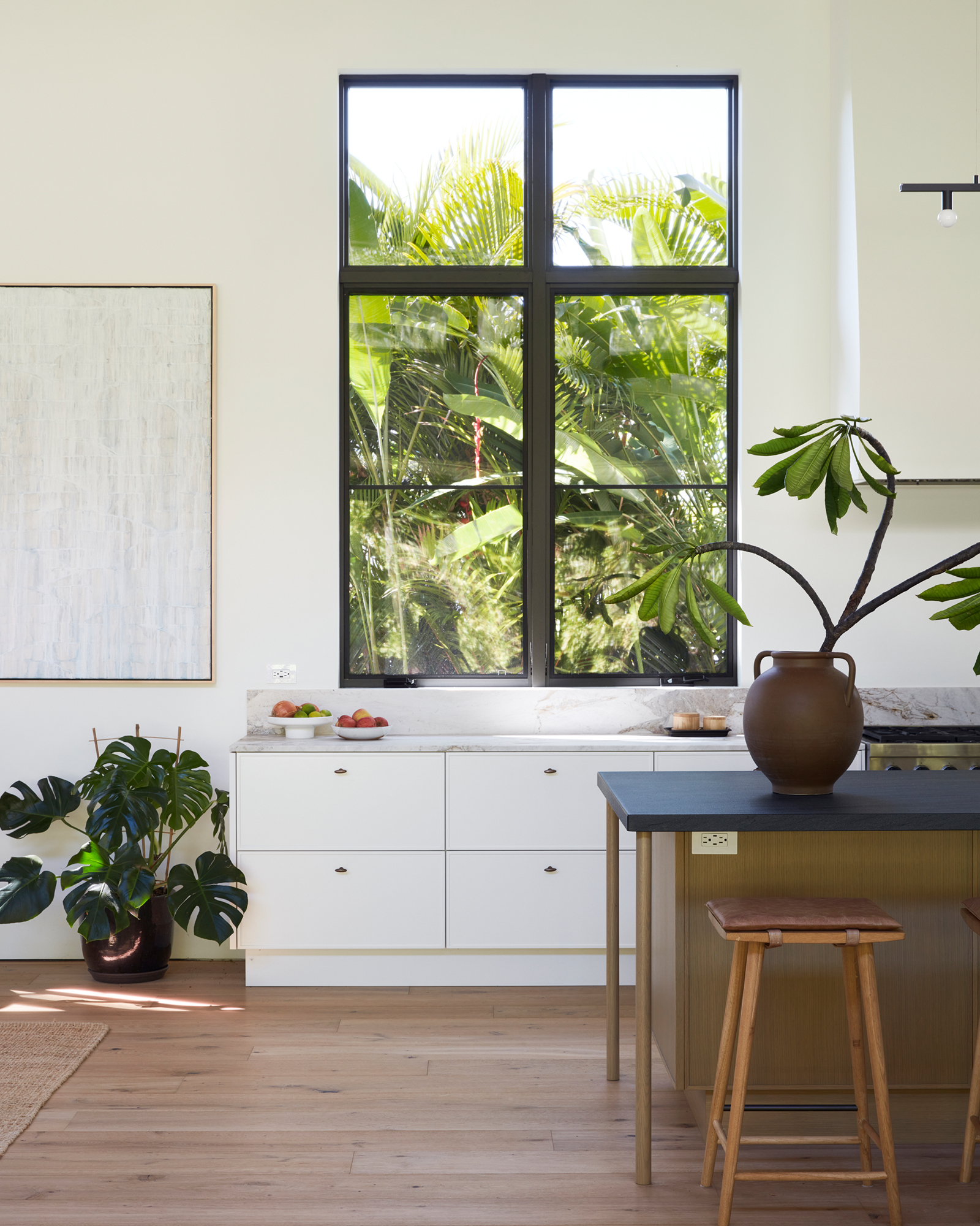 diamond-head-hillside-estate_villa_honolulu-hawaii-usa_interior-kitchen.jpg