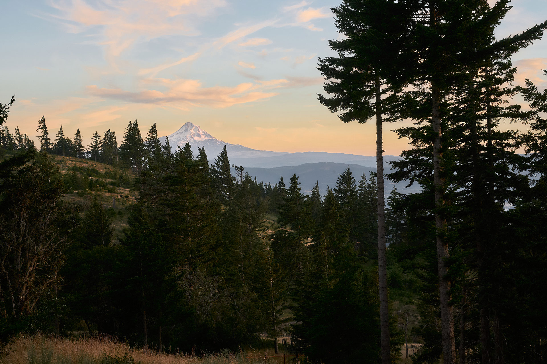 dry-creek-cabin_cabin_washington-usa_exterior-mountain.jpg