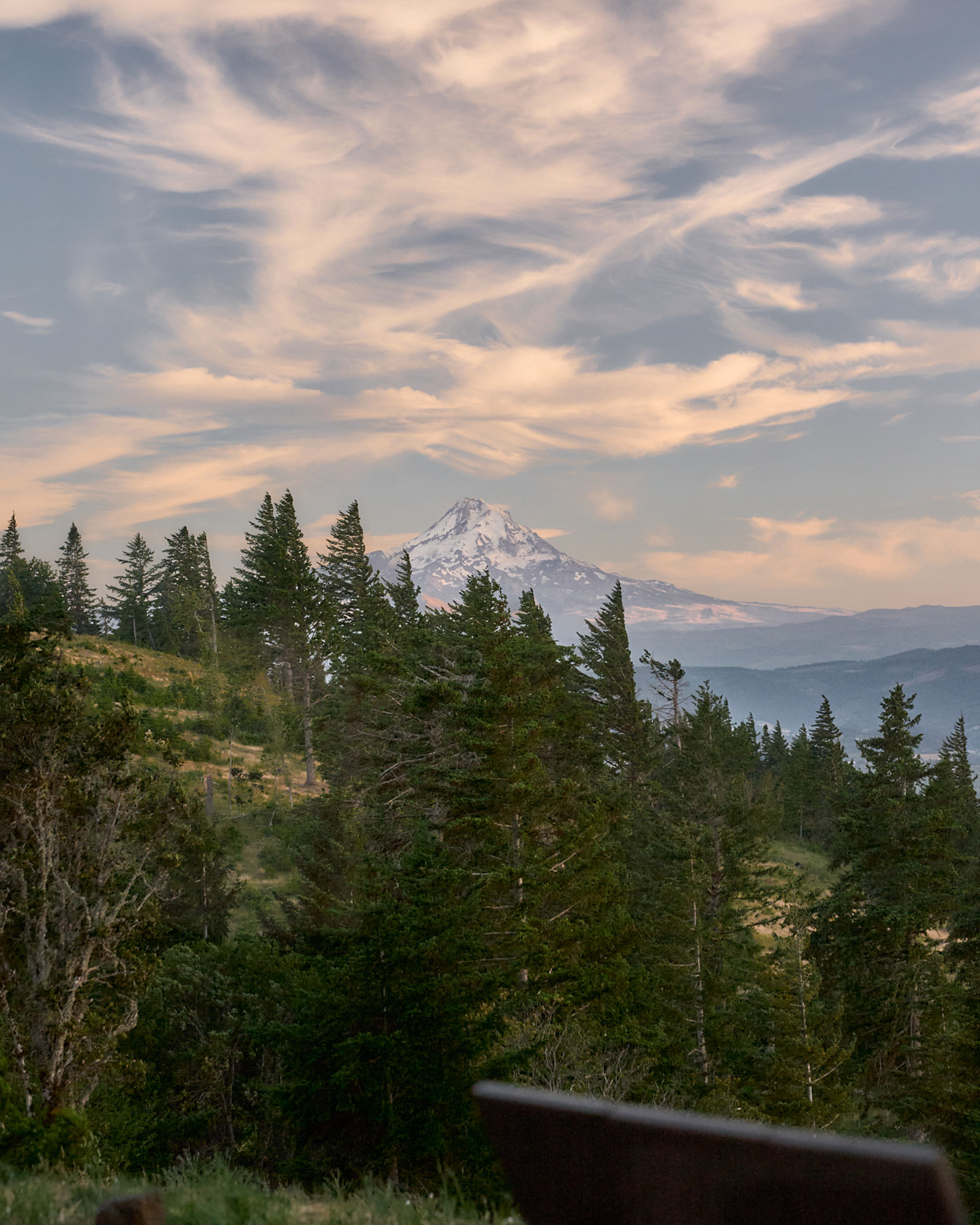 dry-creek-cabin_cabin_washington-usa_exterior-mountain-view.jpg