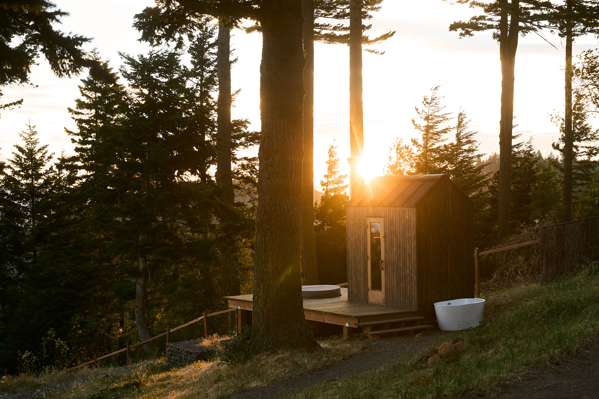 dry-creek-cabin_cabin_washington-usa_exterior-sunset-space.jpg